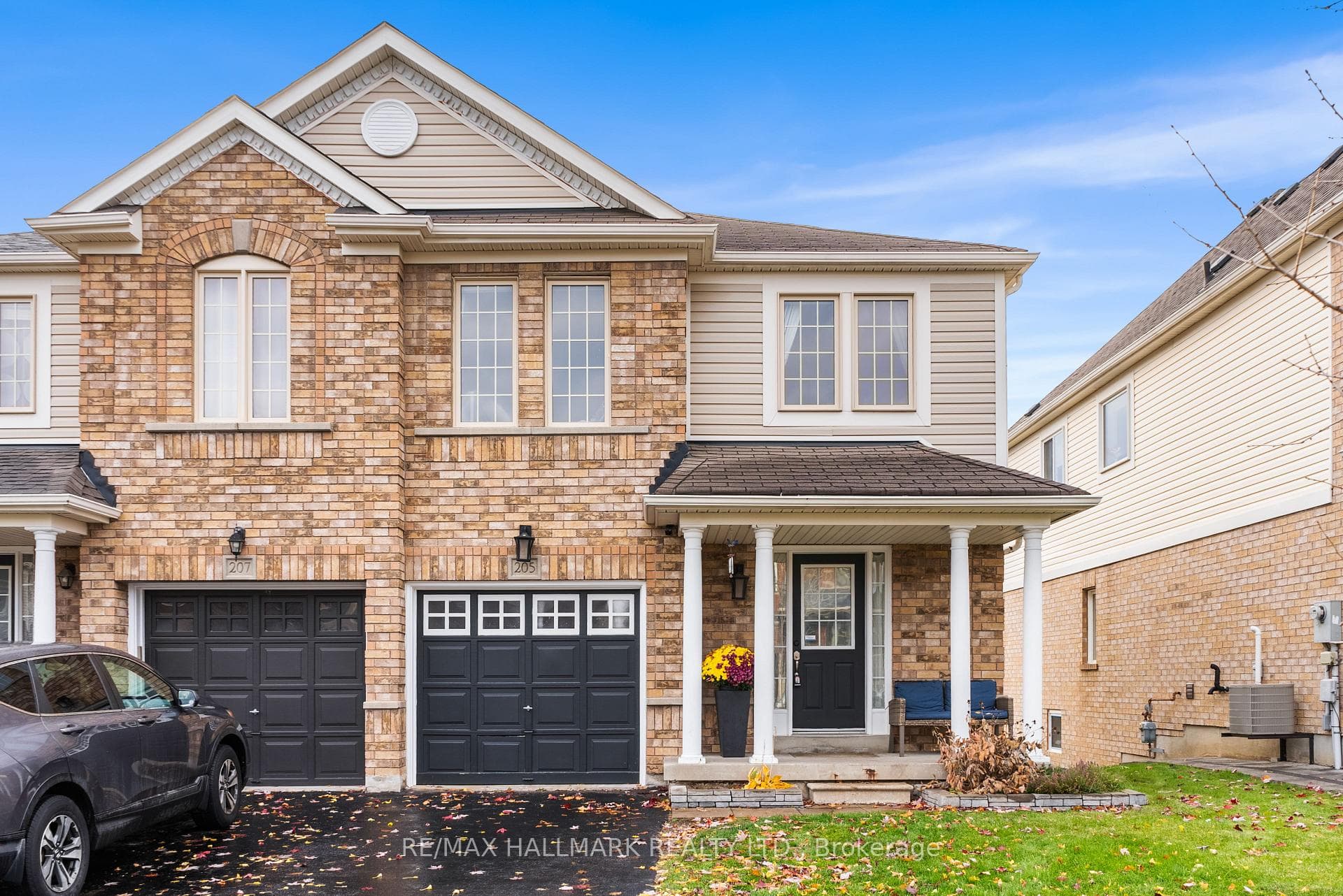 205 Bean Crescent photo 2