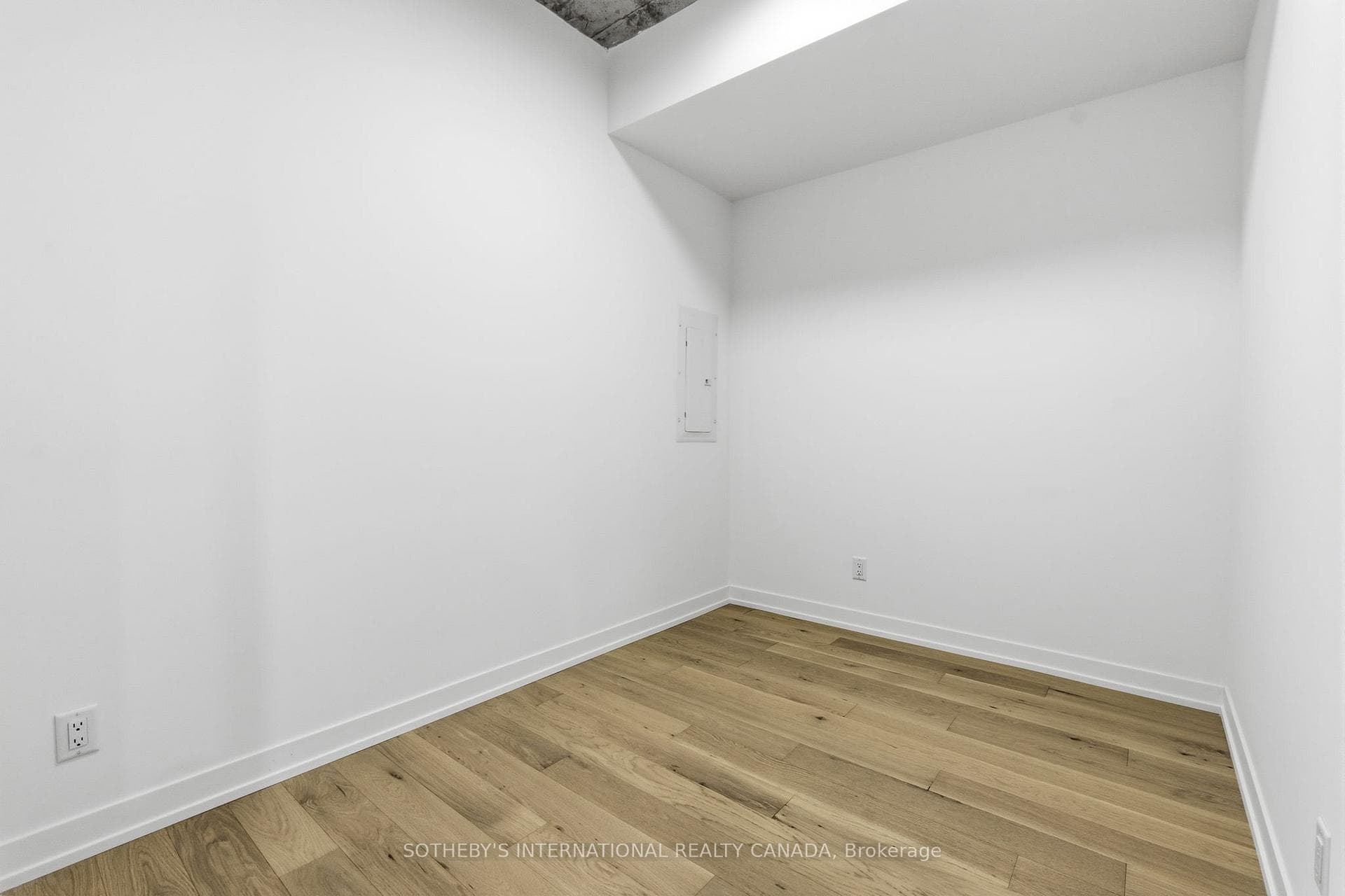 761 Queen Street Unit 502 photo 15
