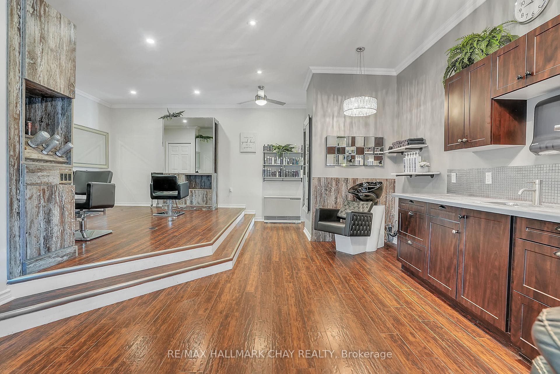 38 Barrie Road photo 12