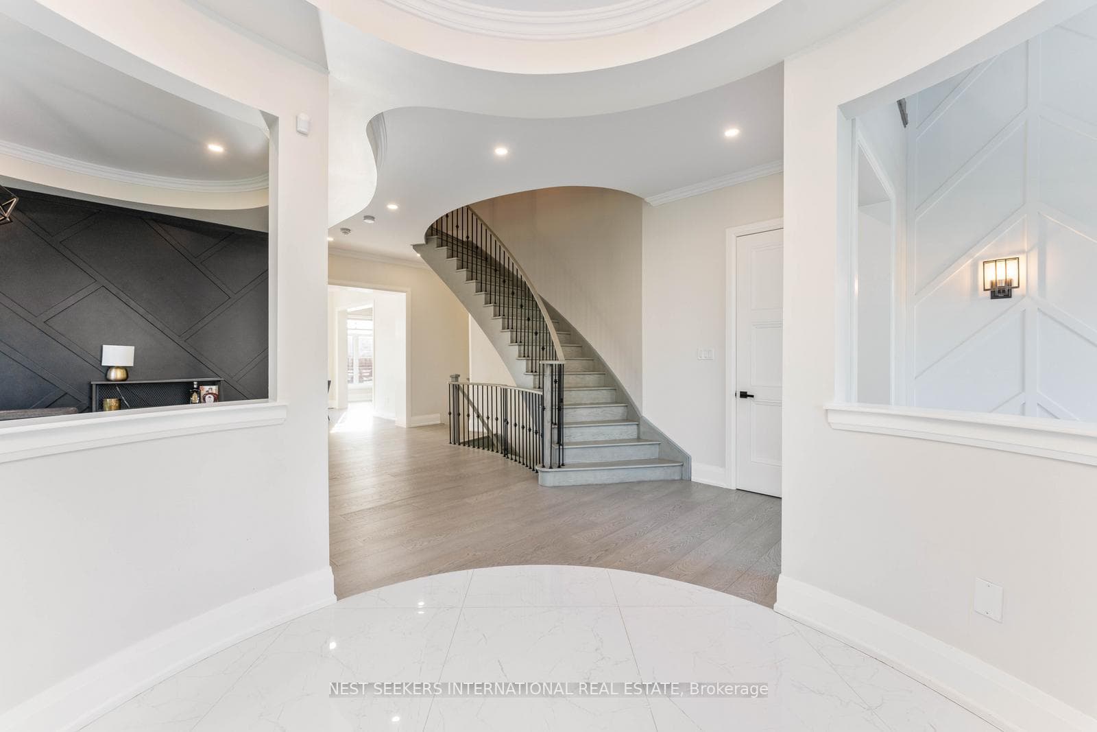 4 Ballard Drive photo 2