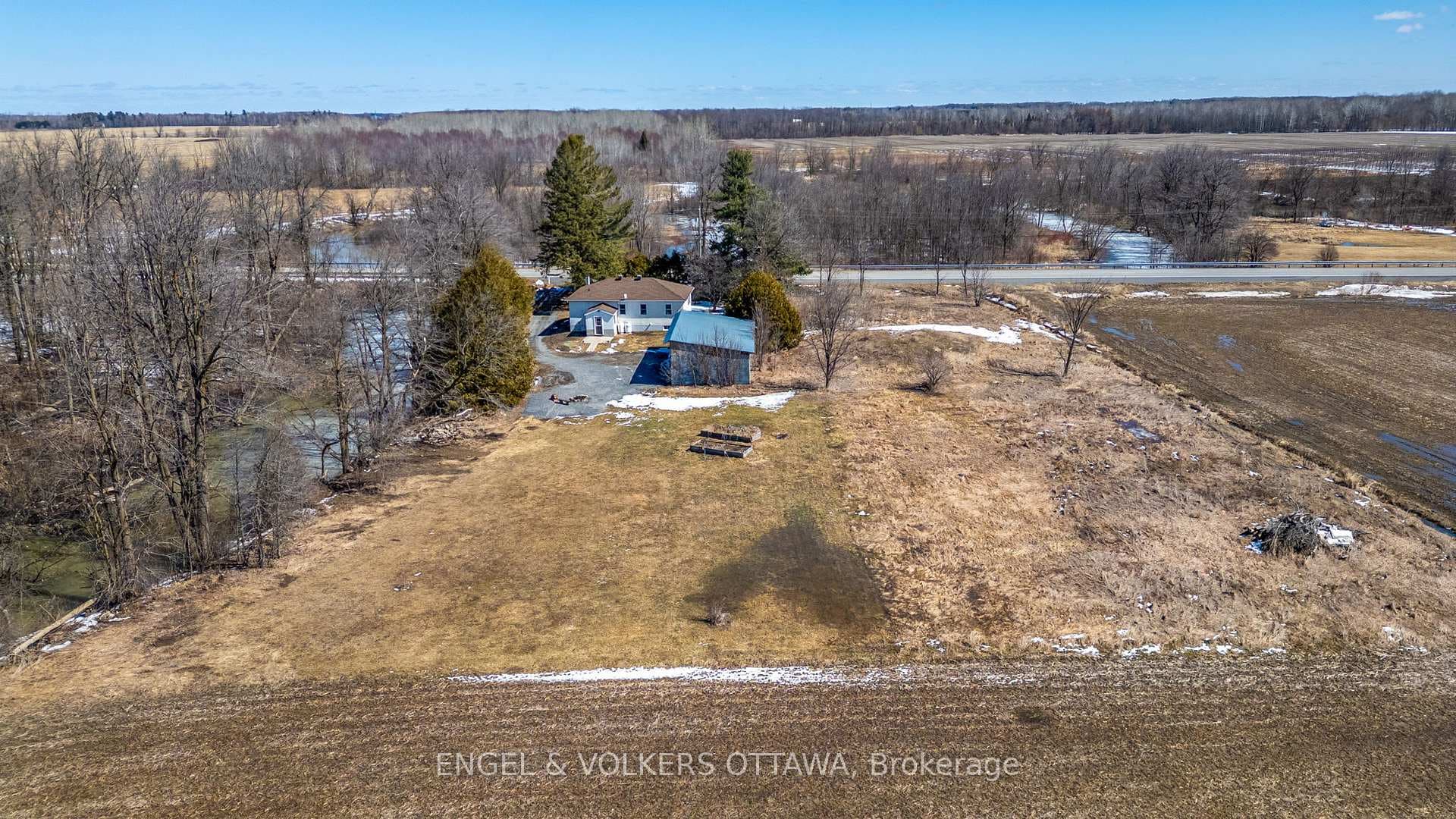 2040 York's Corners Road photo 38