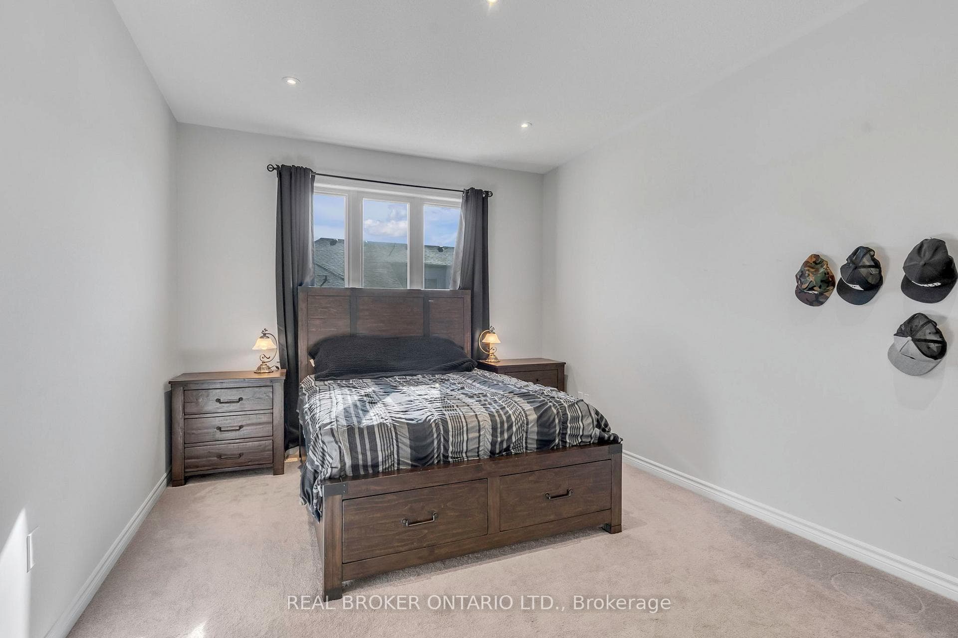 55 Middleton Avenue photo 16