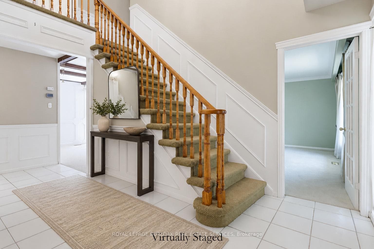 304 Oakwood Court photo 9