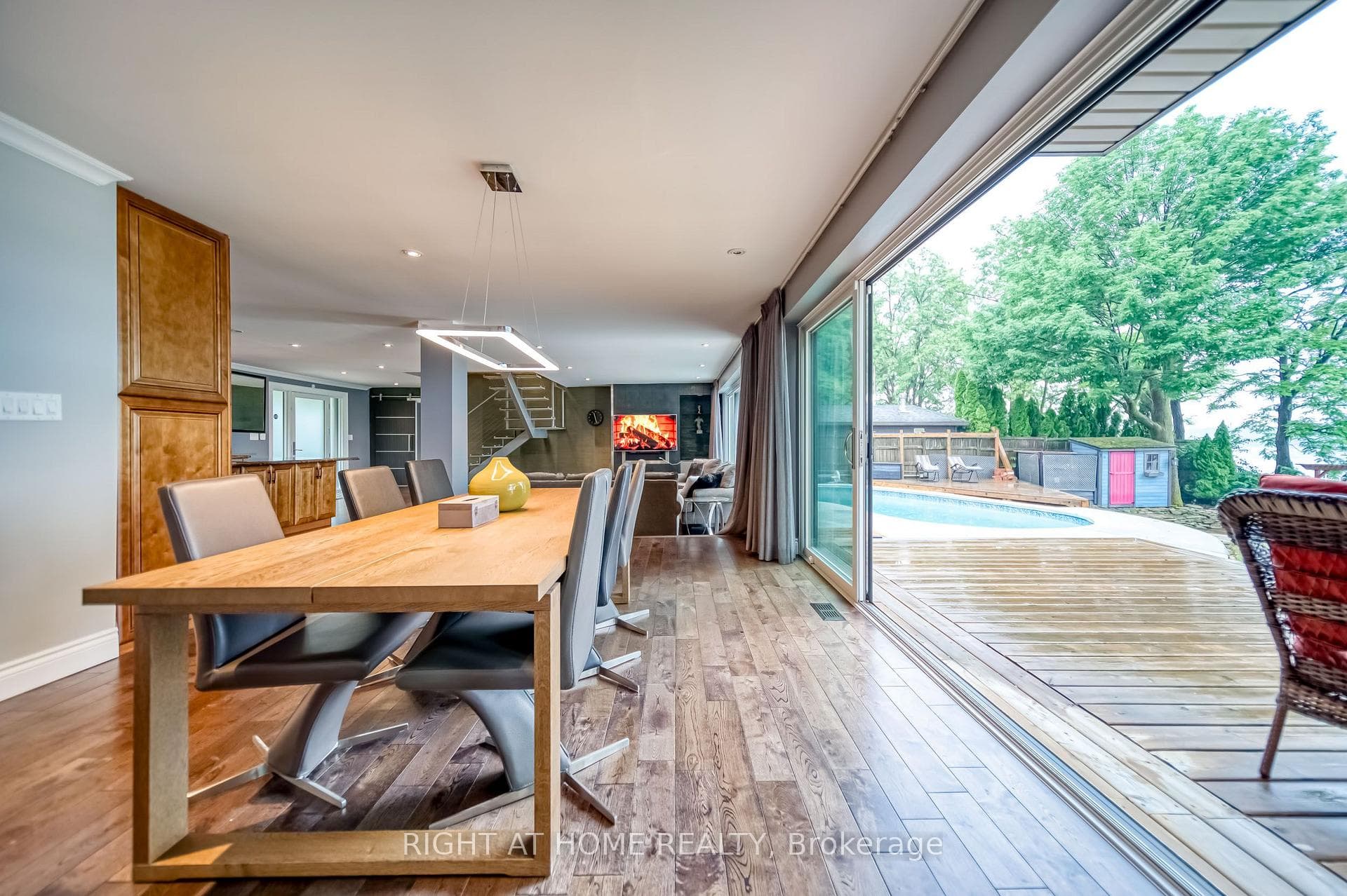 44 ROYAL HENLEY Boulevard photo 21