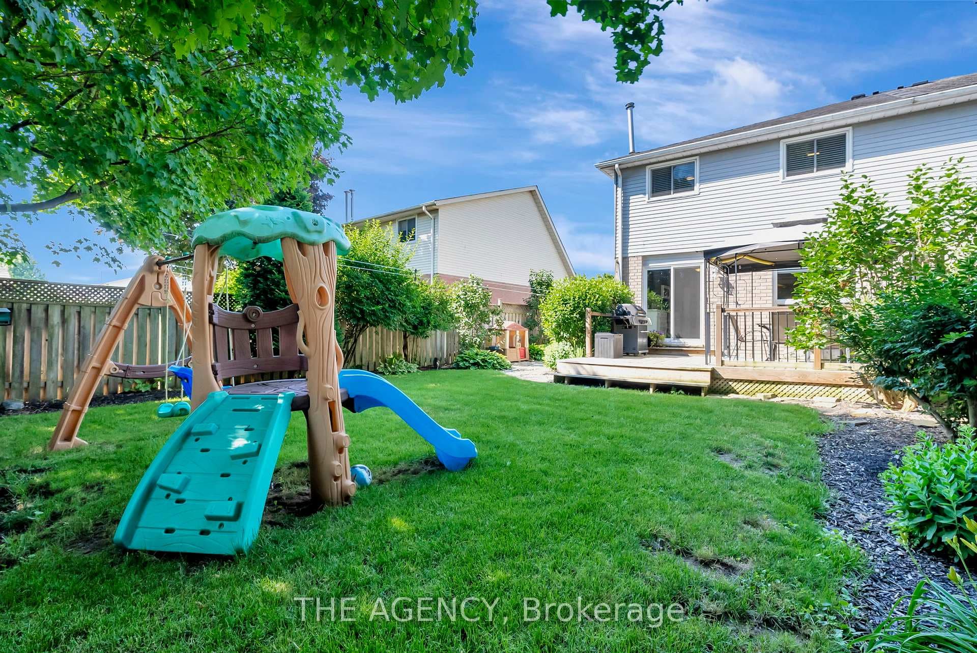 36 Carmine Crescent photo 5