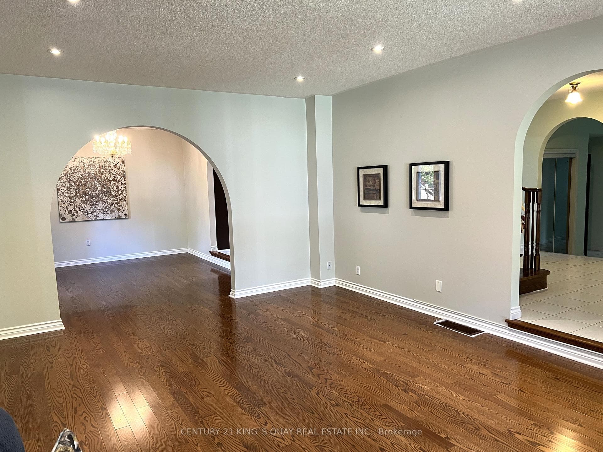 50 Bedford Park Avenue photo 8