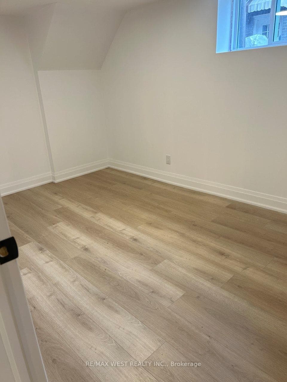 221 Penn Avenue photo 17