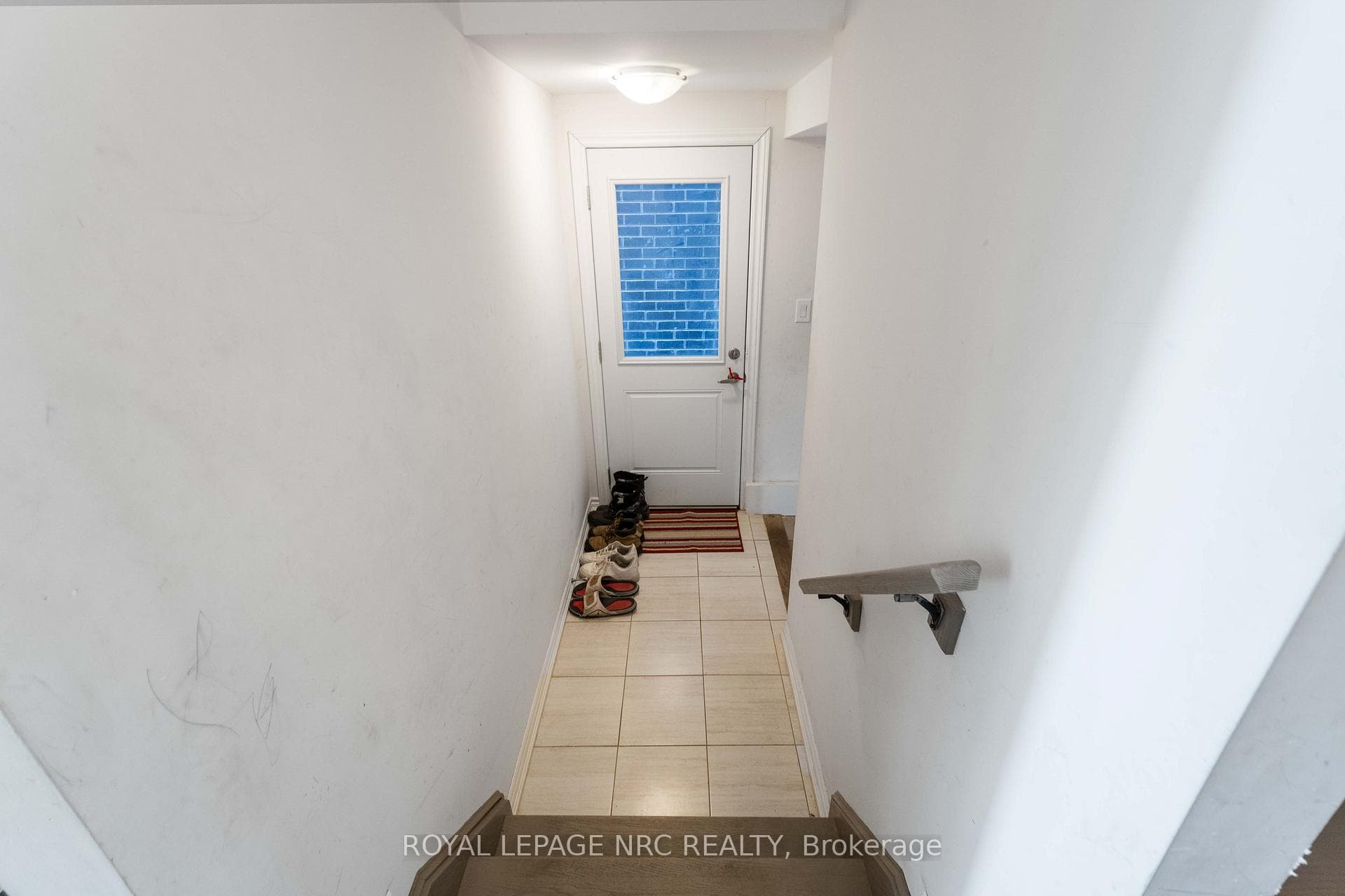 233 Louise Street photo 34