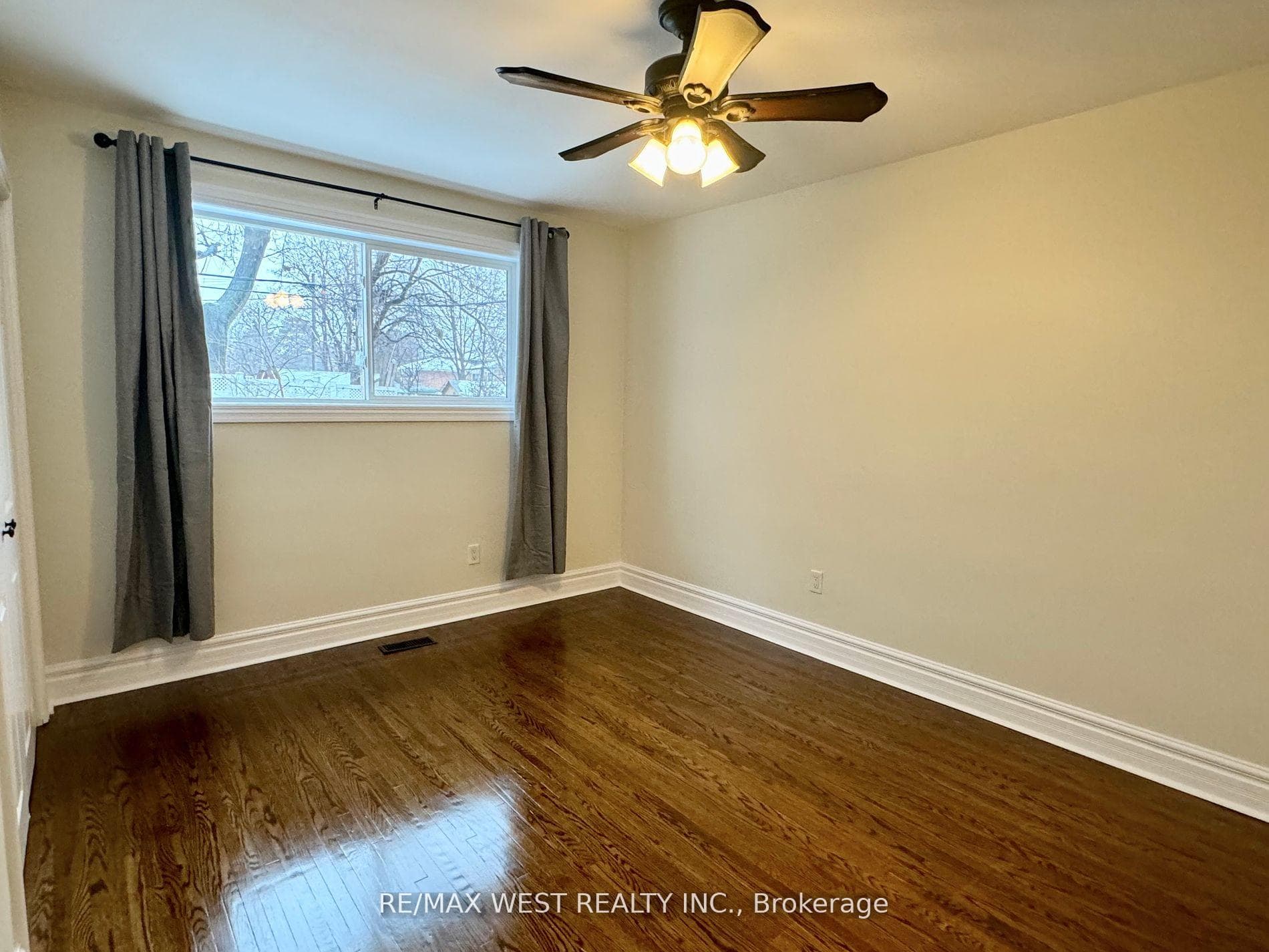 46 Tealham Drive photo 17