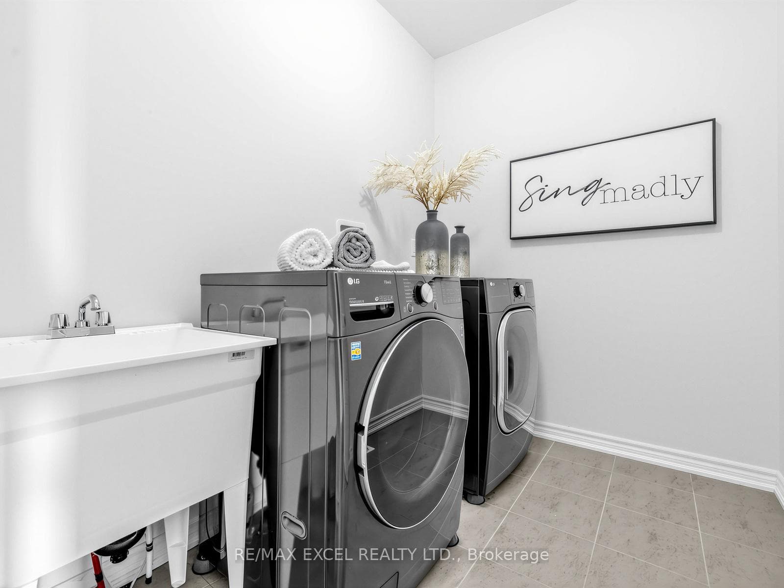 38 Navitas Crescent photo 23