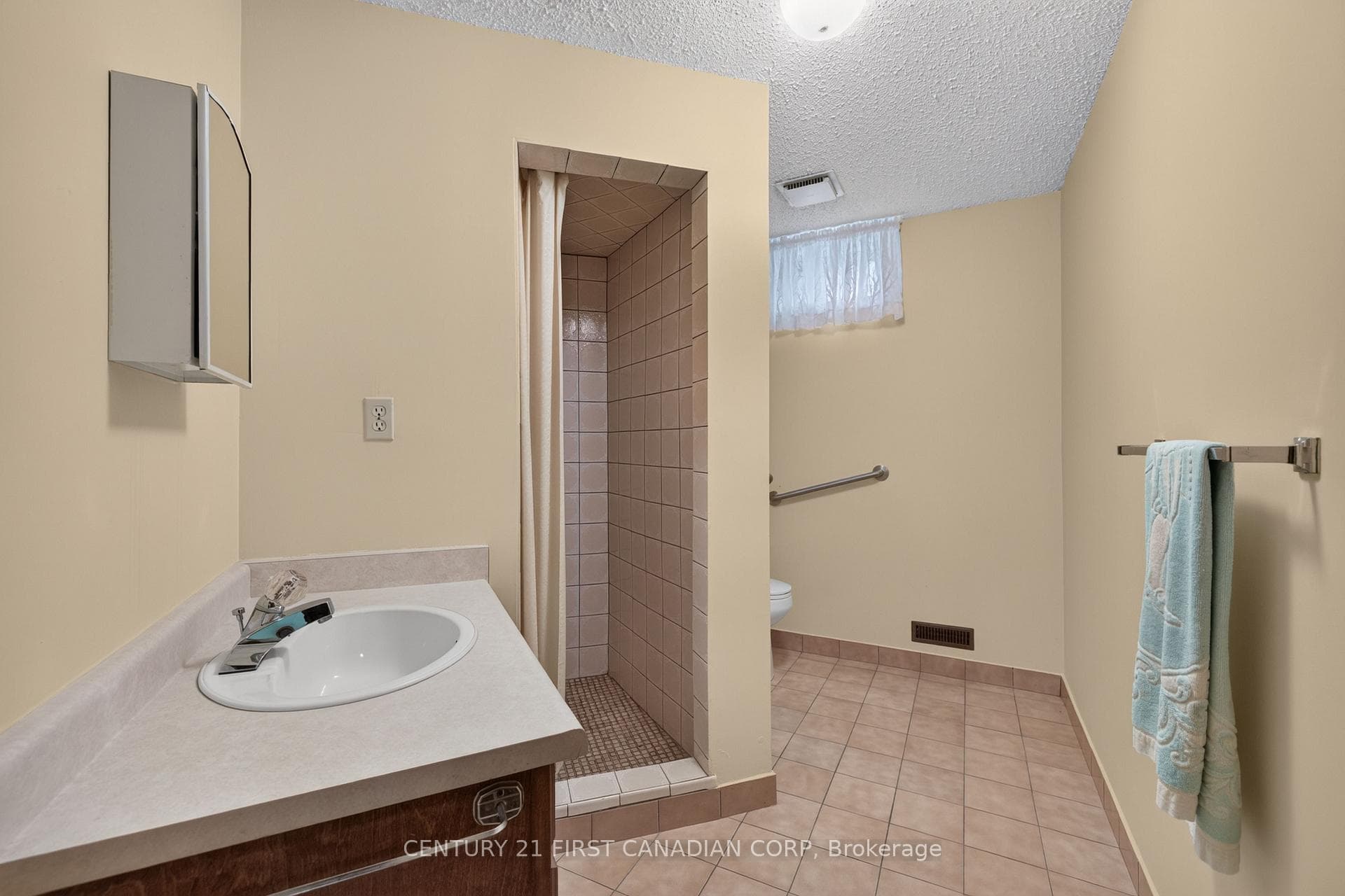 27 Stirrup Court photo 32