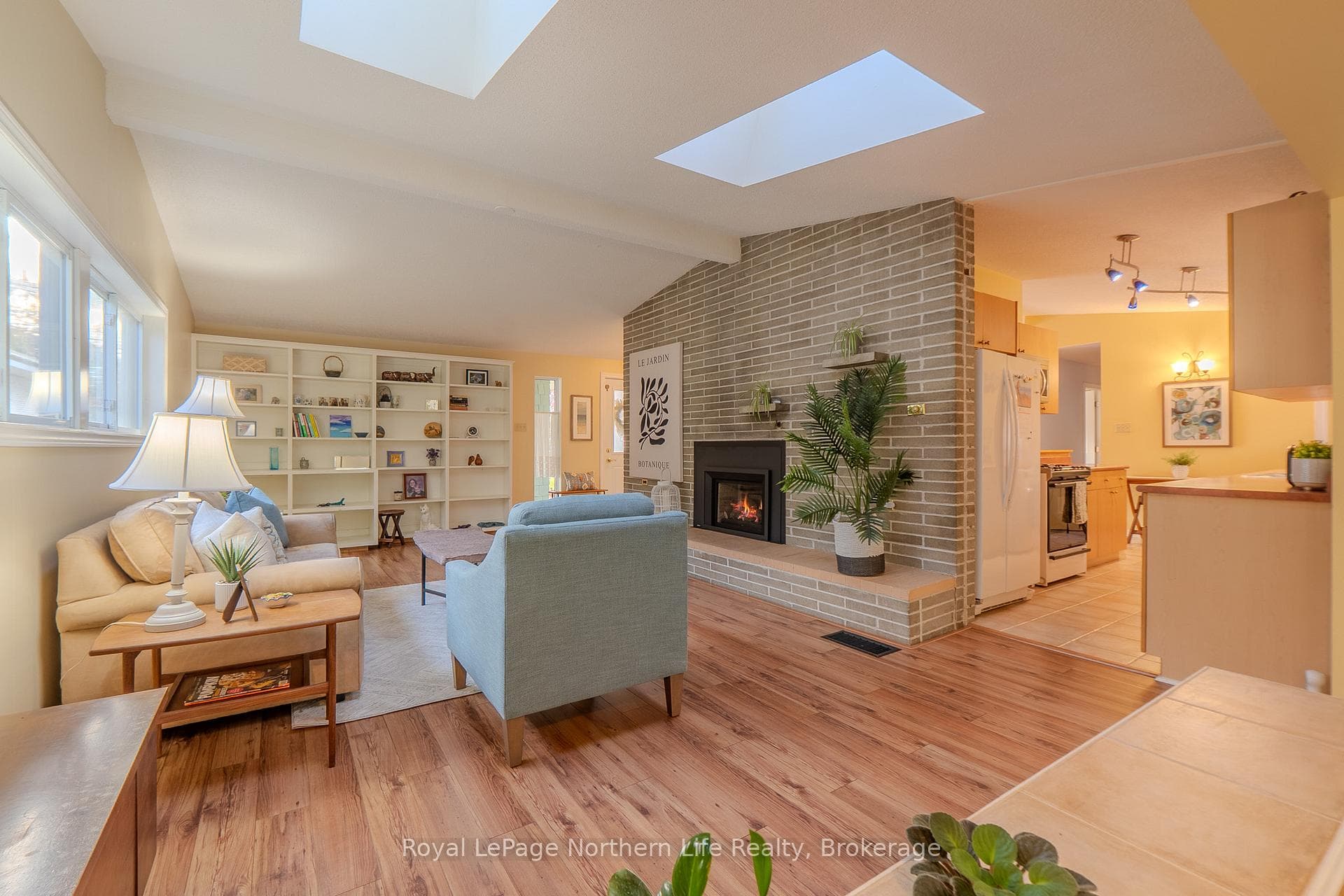 196 Parsons Avenue photo 9