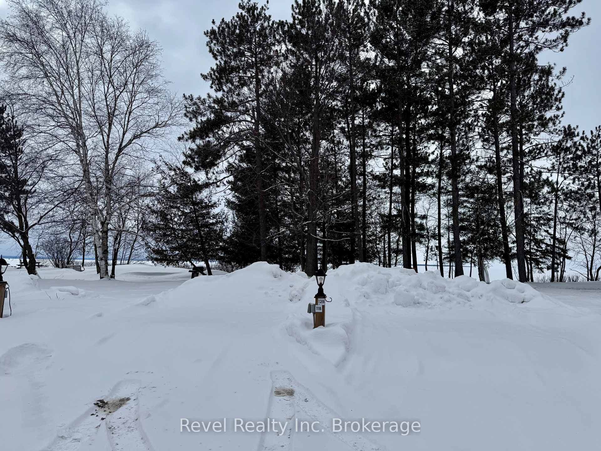 Parking and Waterfront area/picnic area