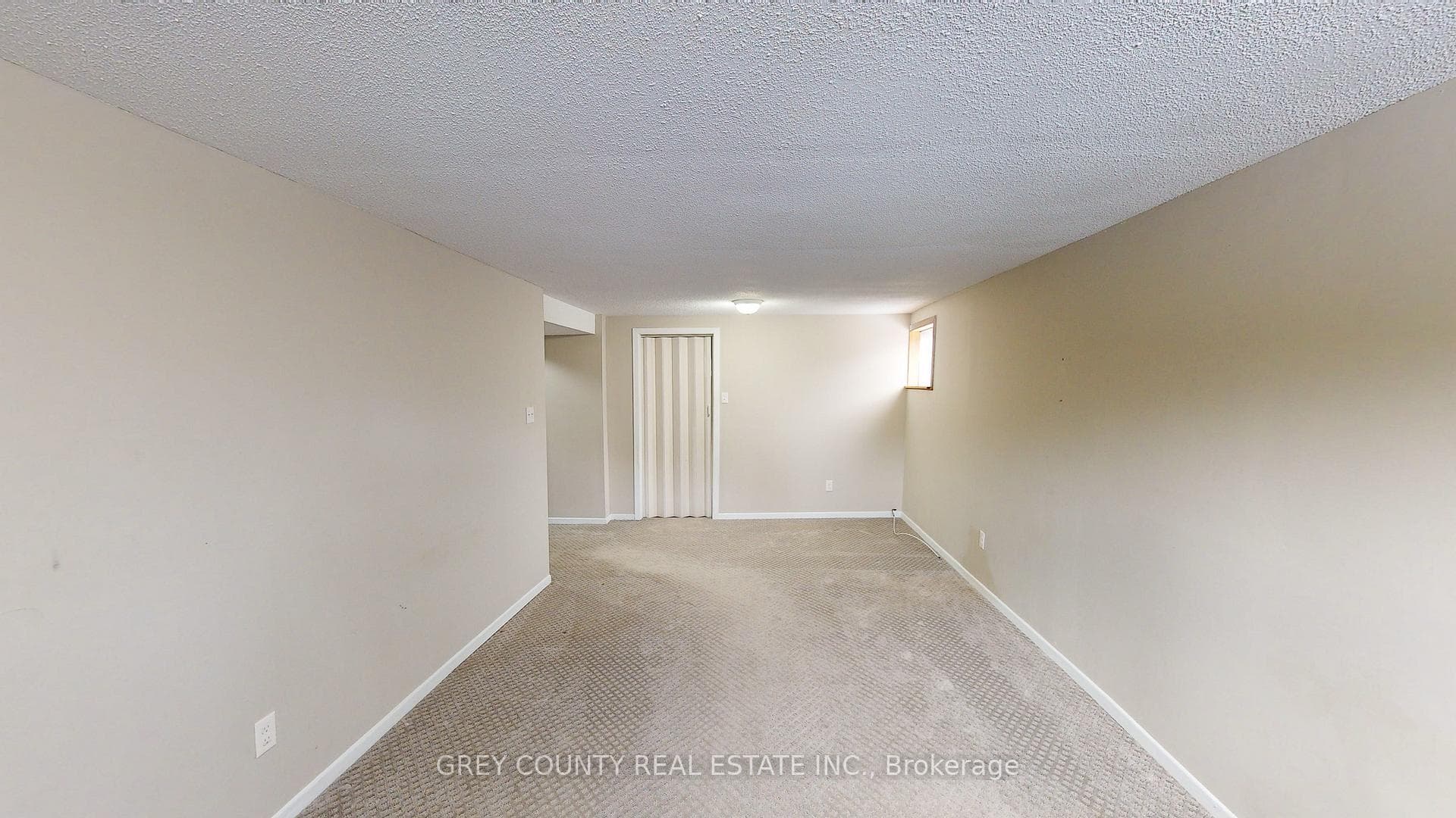 241 Simon Street photo 17