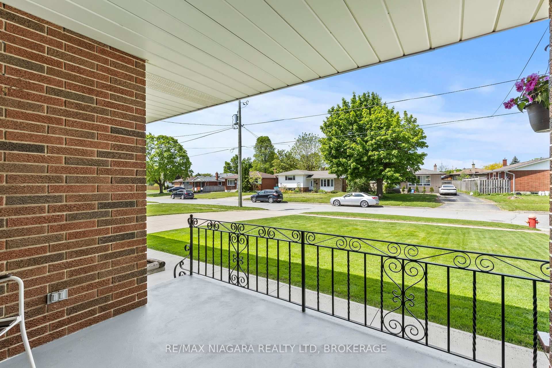 6628 Argyll Crescent photo 7