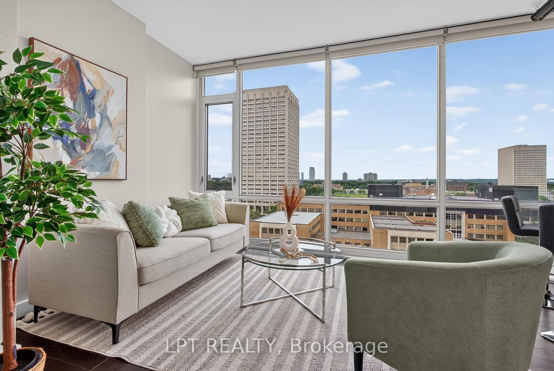 201 Parkdale Avenue Unit 1004 photo 3
