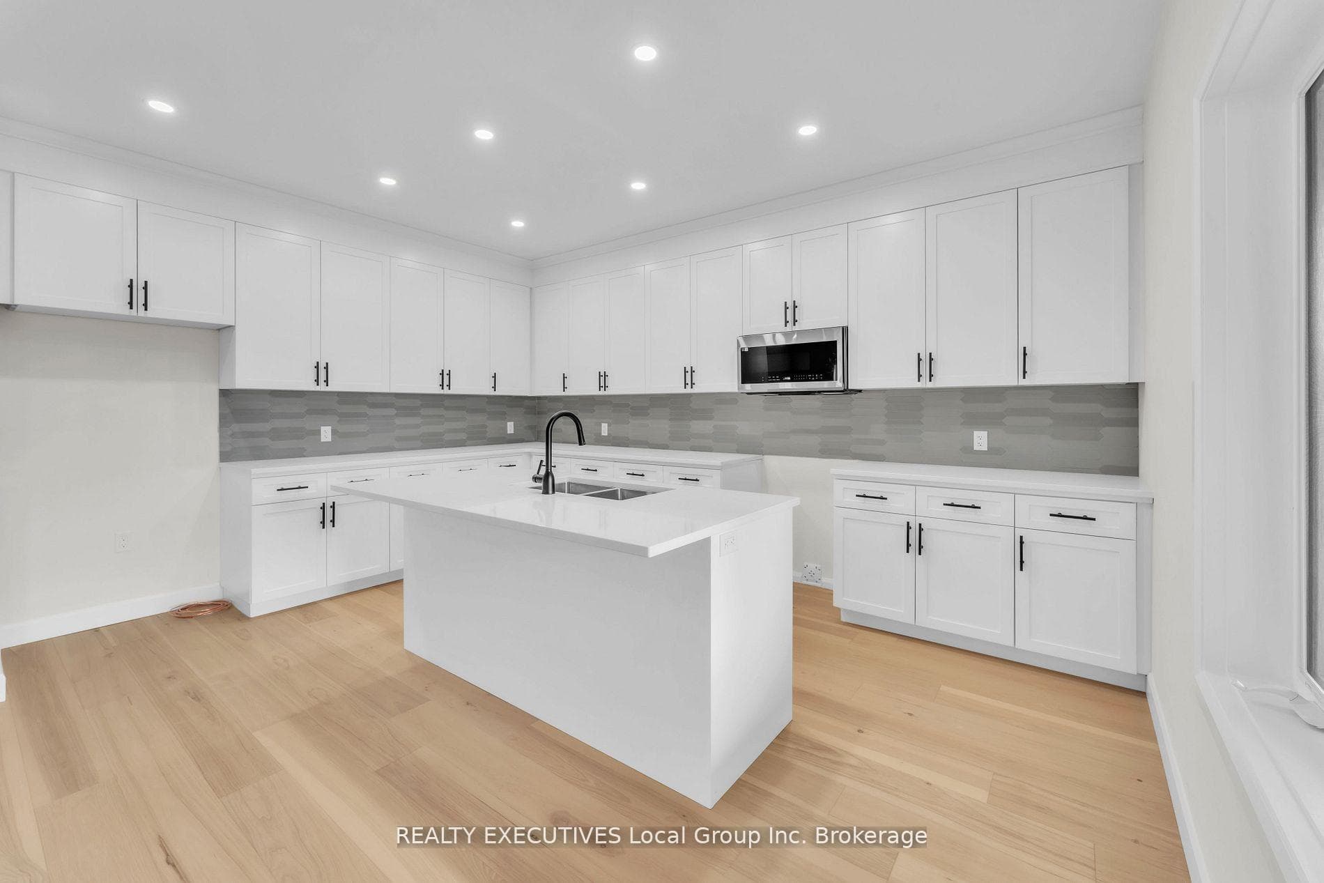 109 TOWER Drive photo 6