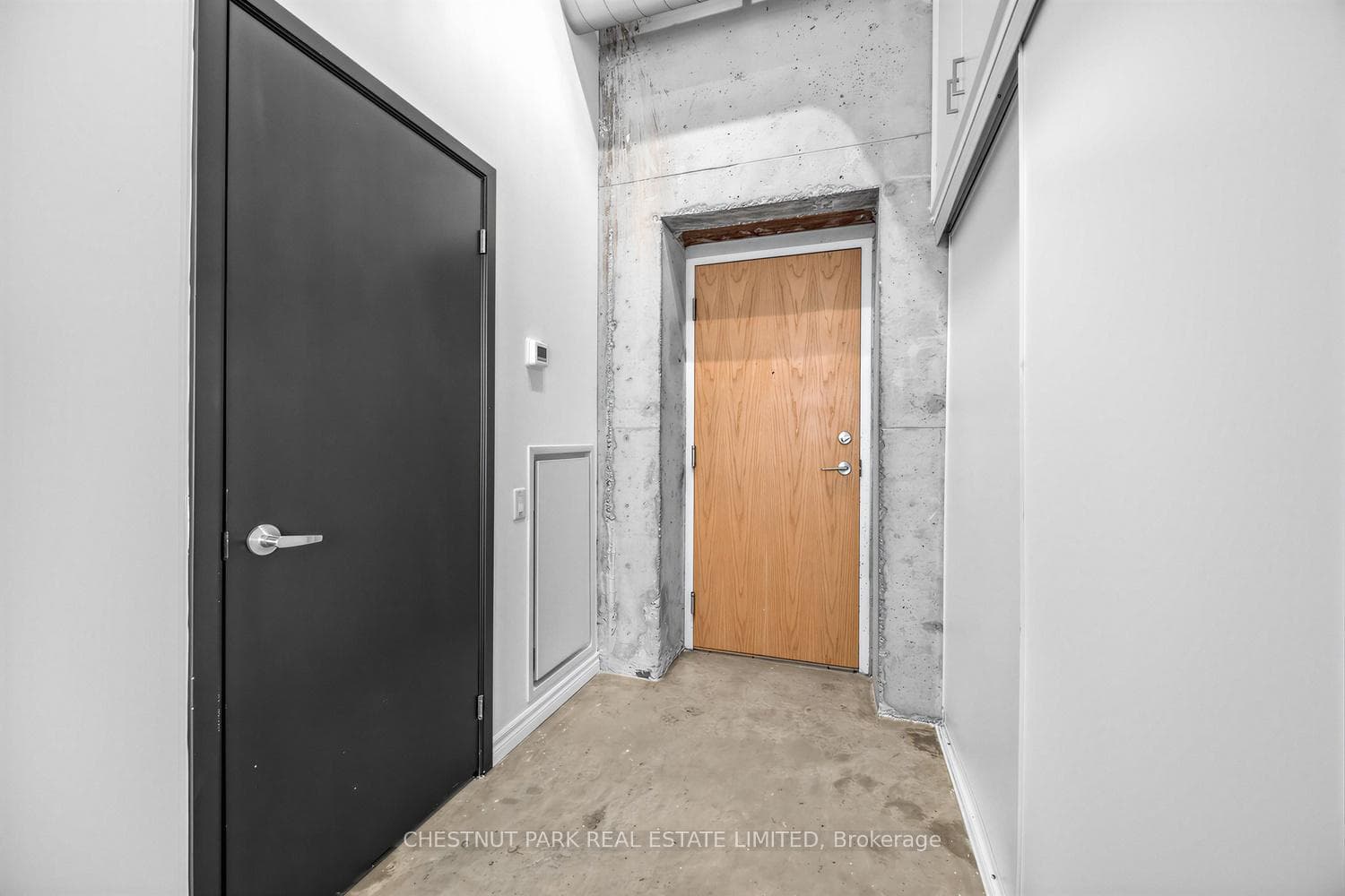 363 Sorauren Avenue Unit 301 photo 24