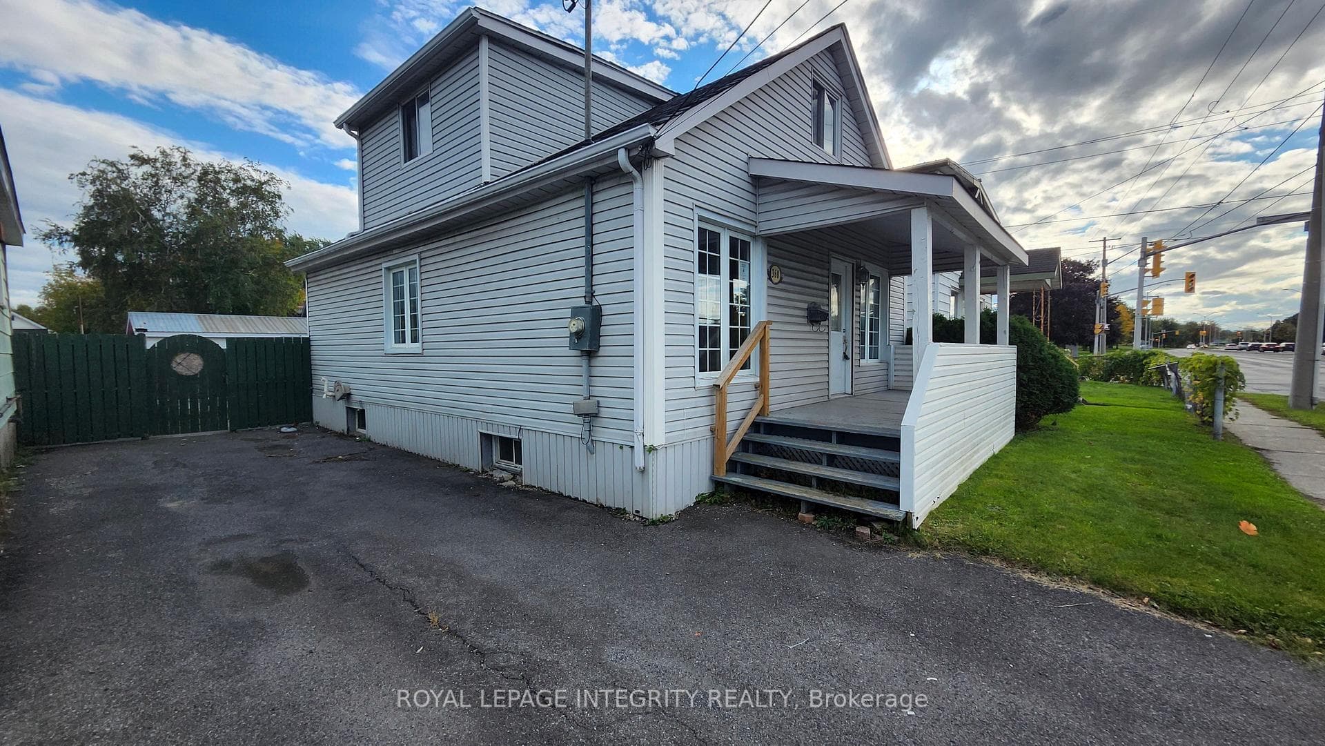 360 9th Street photo 1