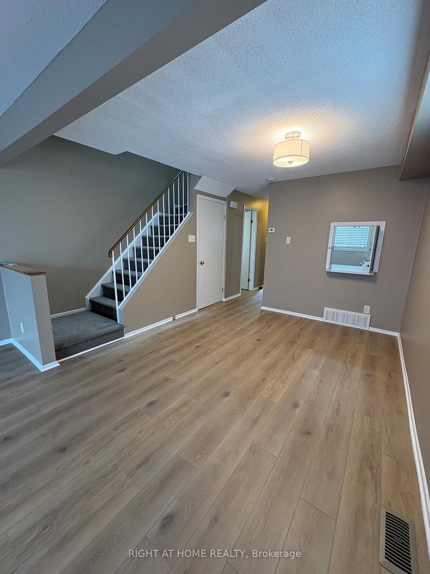 104 Valley Stream Drive Unit 6 photo 5
