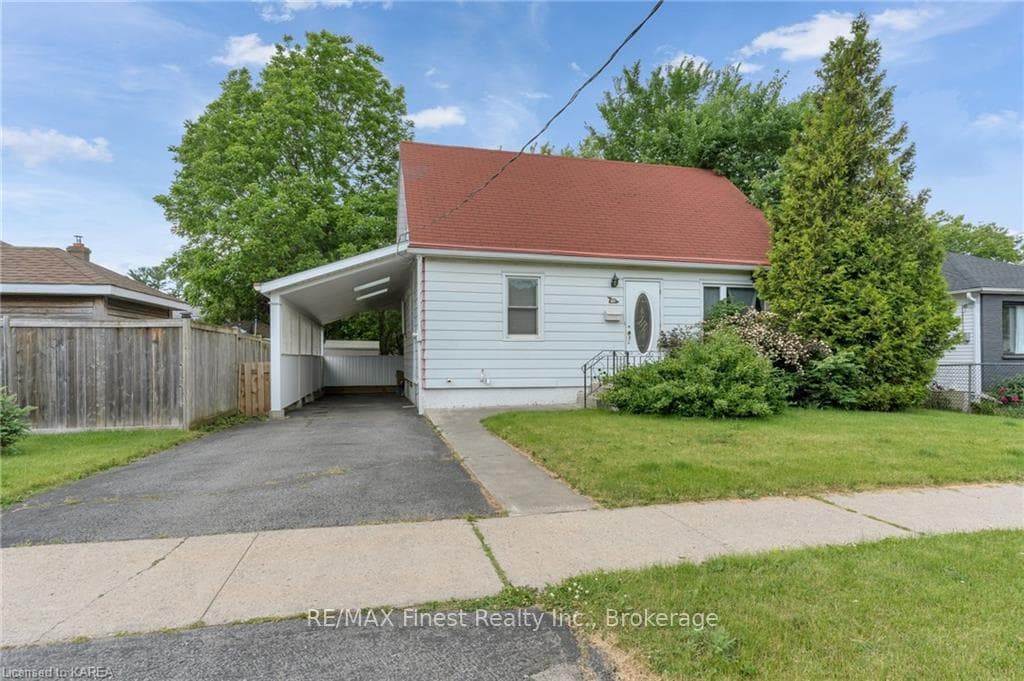 744 ALFRED Crescent photo 1