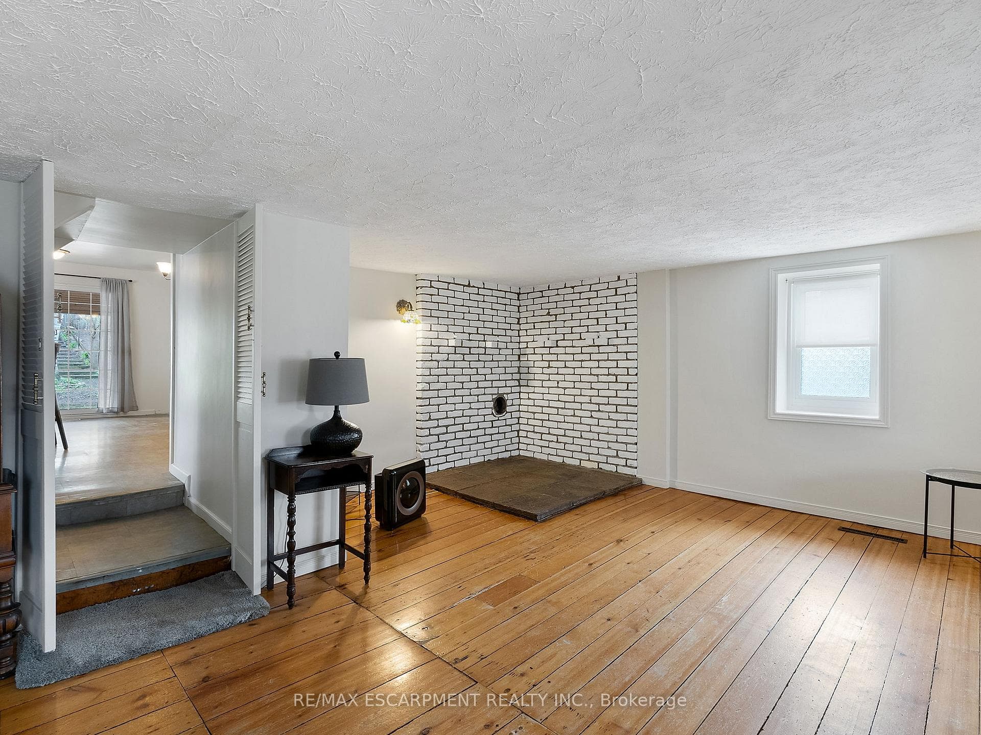 1755 Franklin Boulevard photo 13