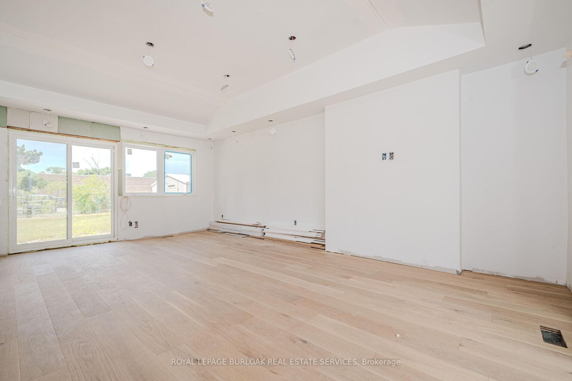640 Dynes Road photo 7