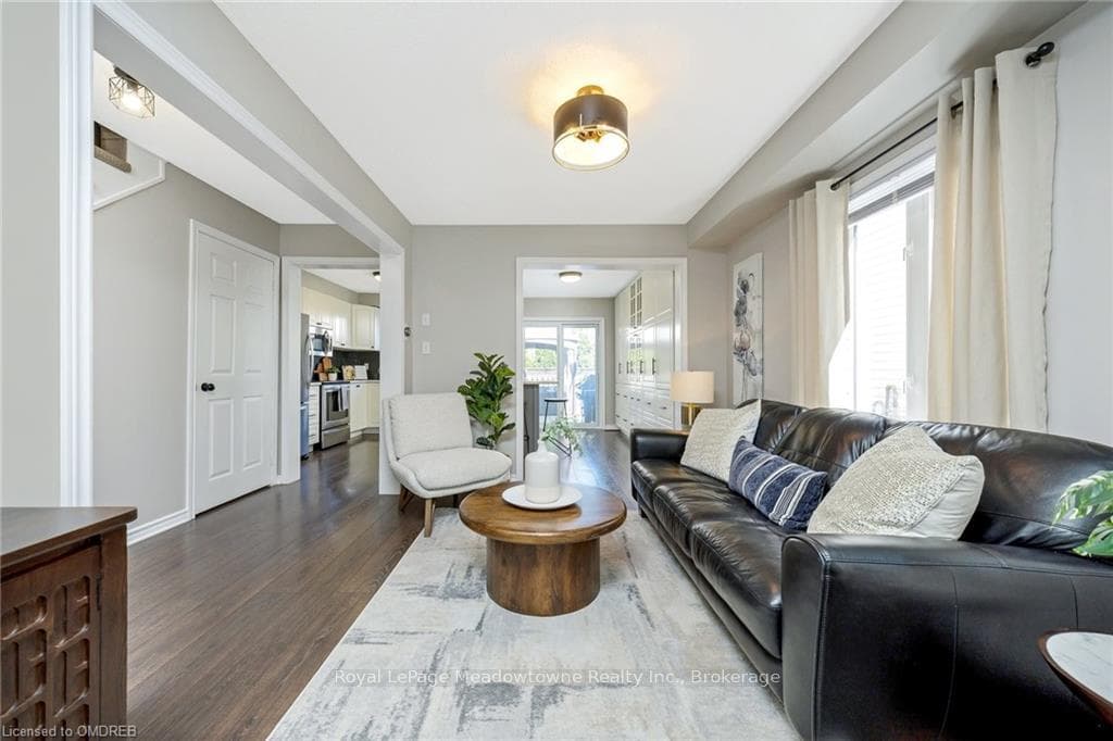 207 SHERWOOD Road photo 6