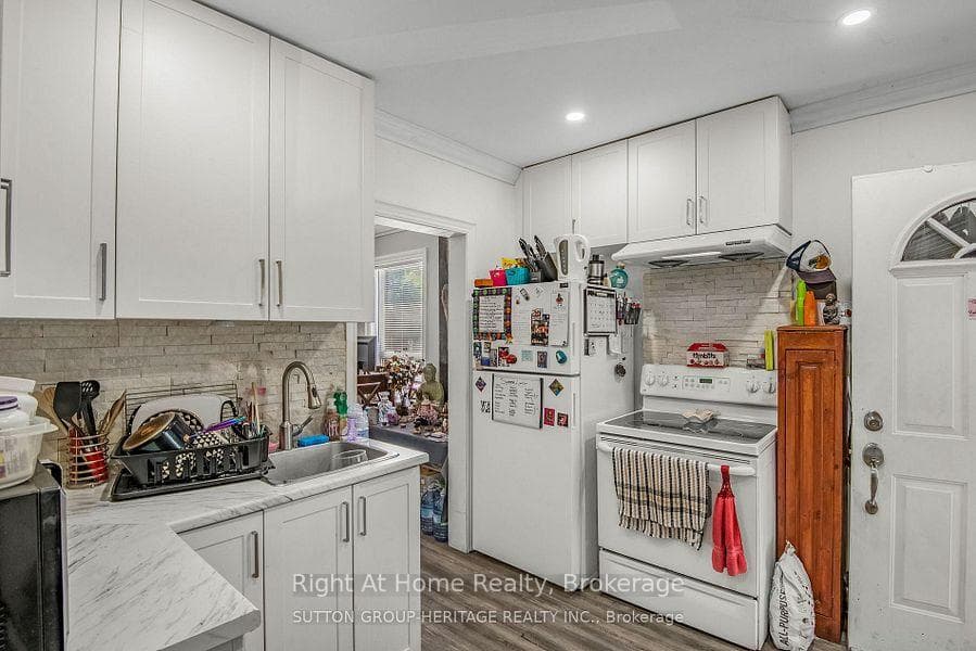 238 Albert Street photo 8