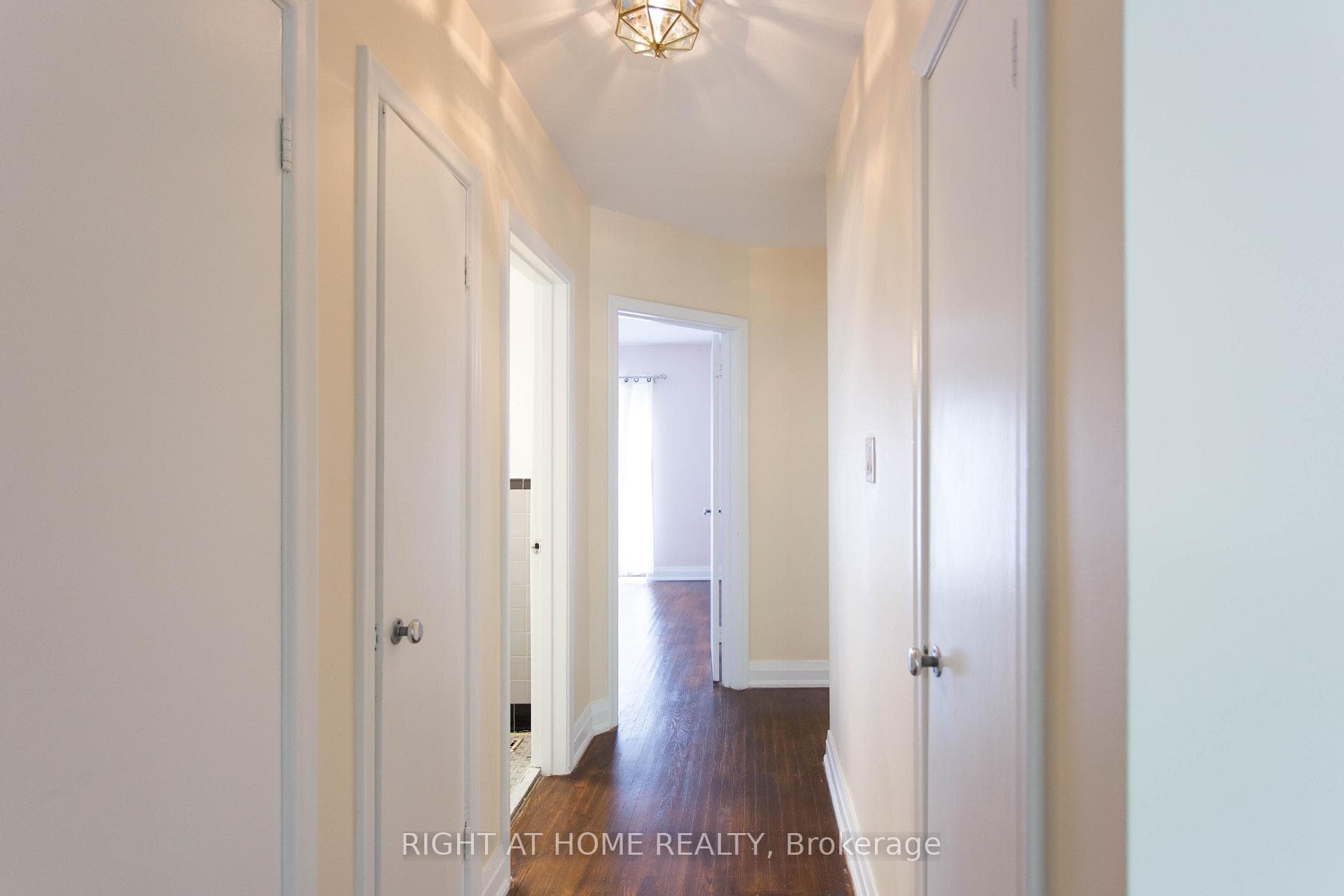 30 Northampton Drive photo 9