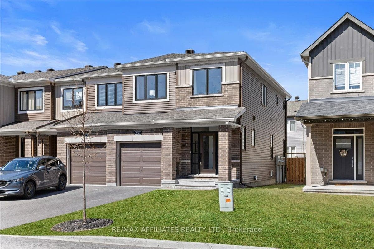 651 Prominence Way photo 2