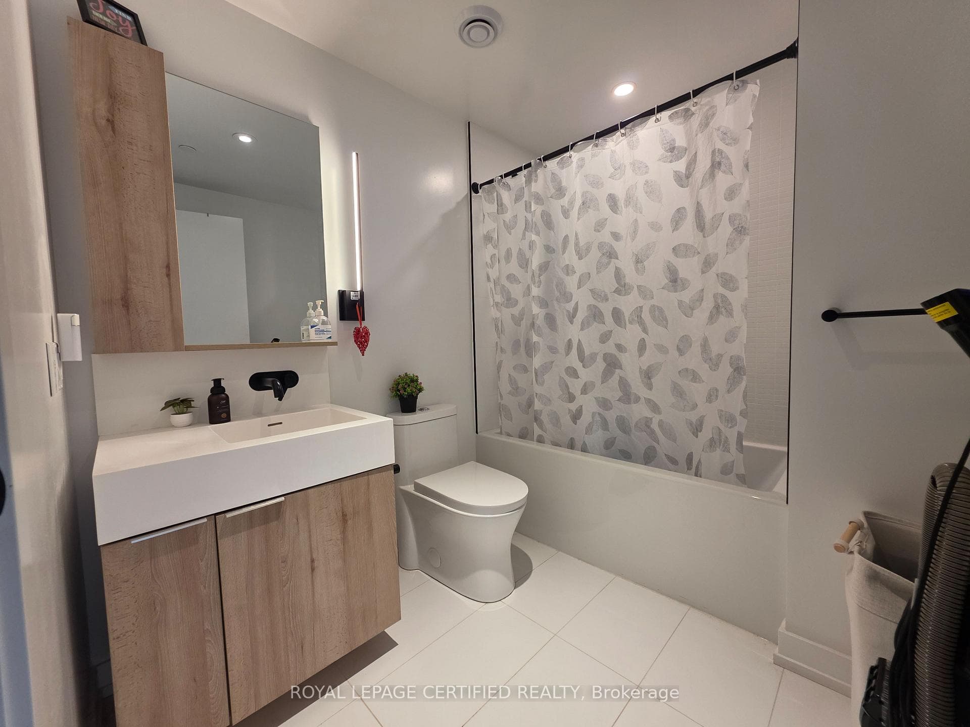 127 BROADWAY Avenue Unit 1701 photo 10