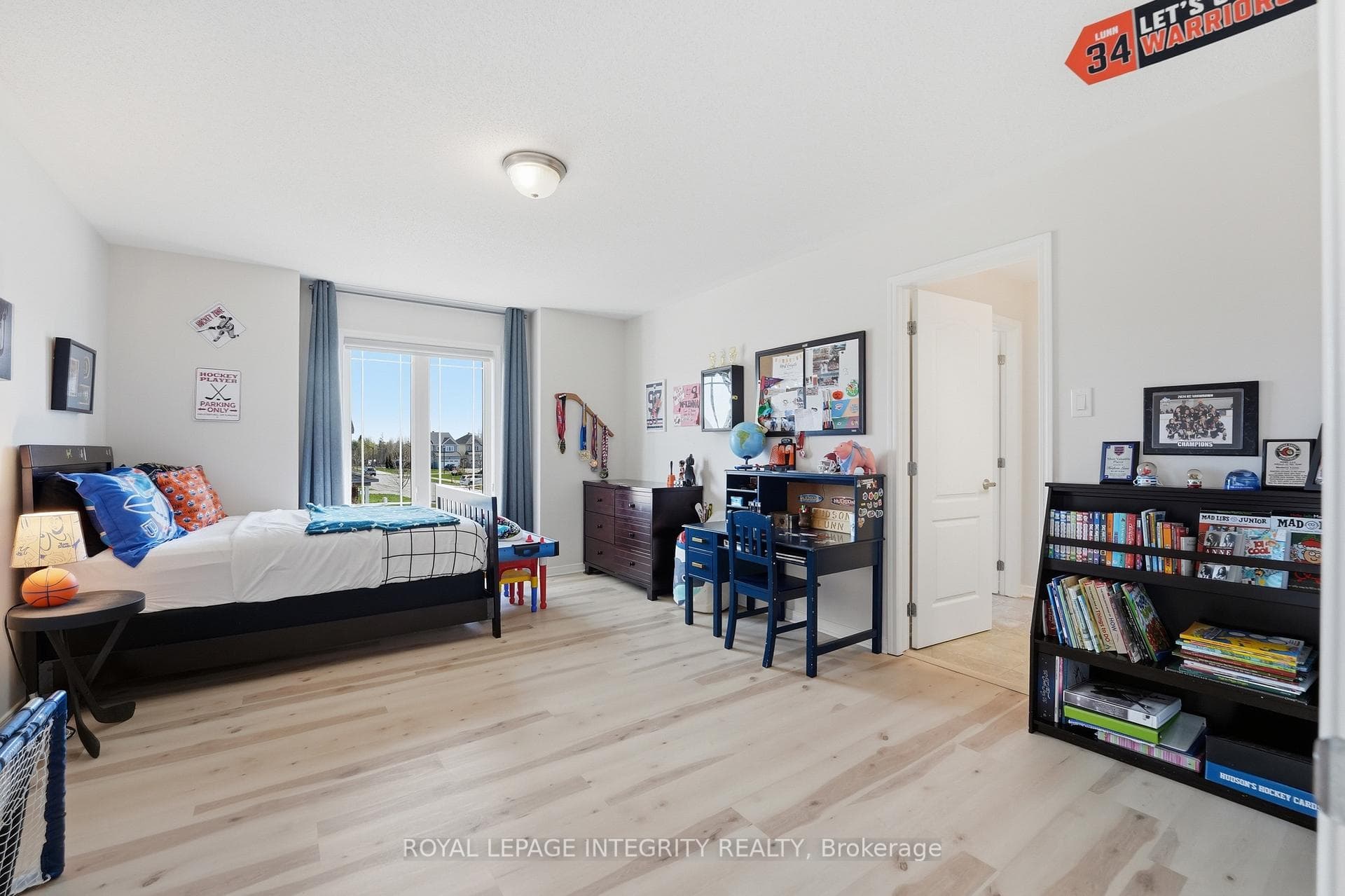3200 Harvester Crescent photo 27