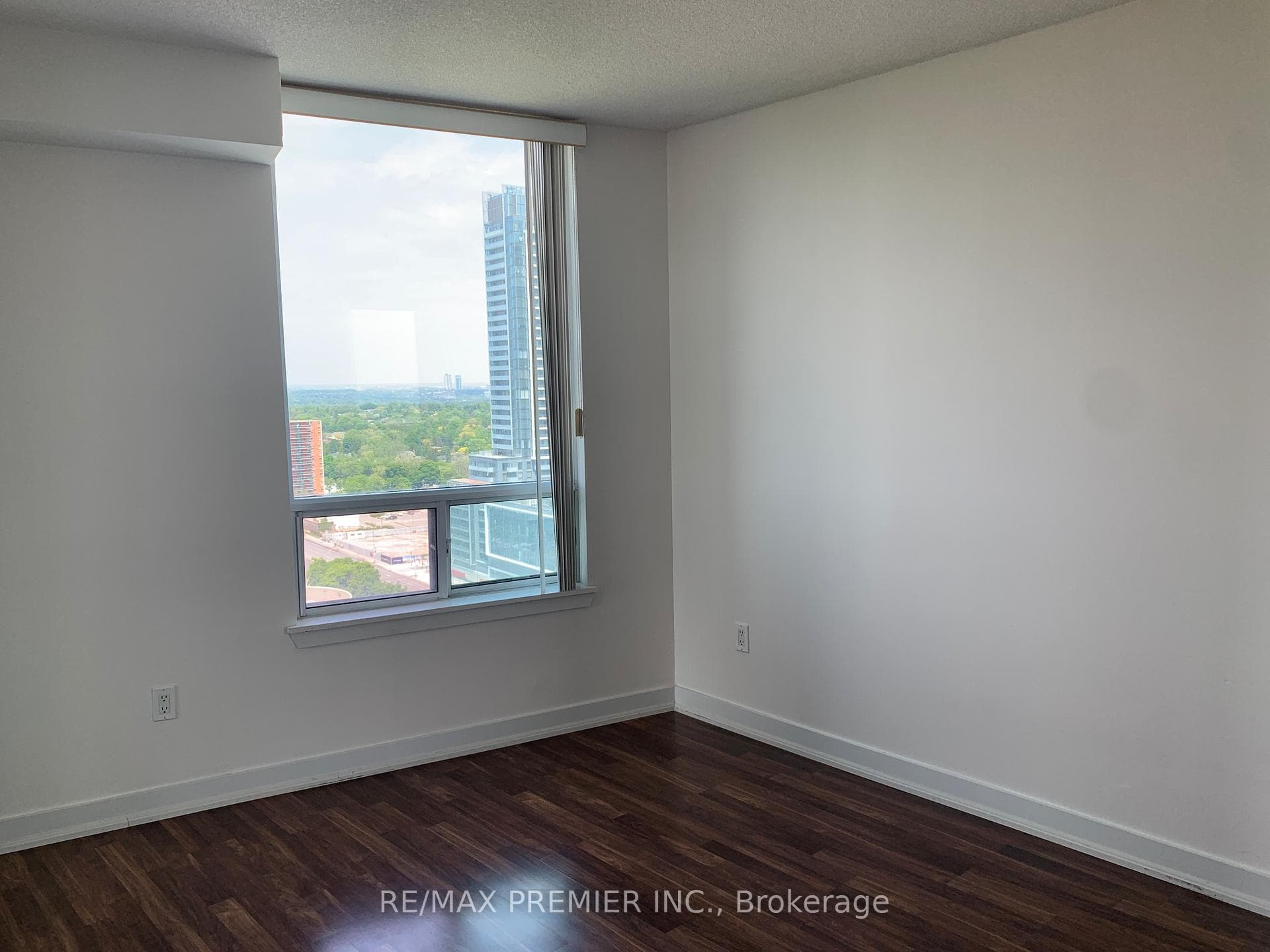5740 Yonge Street Unit 2004 photo 17