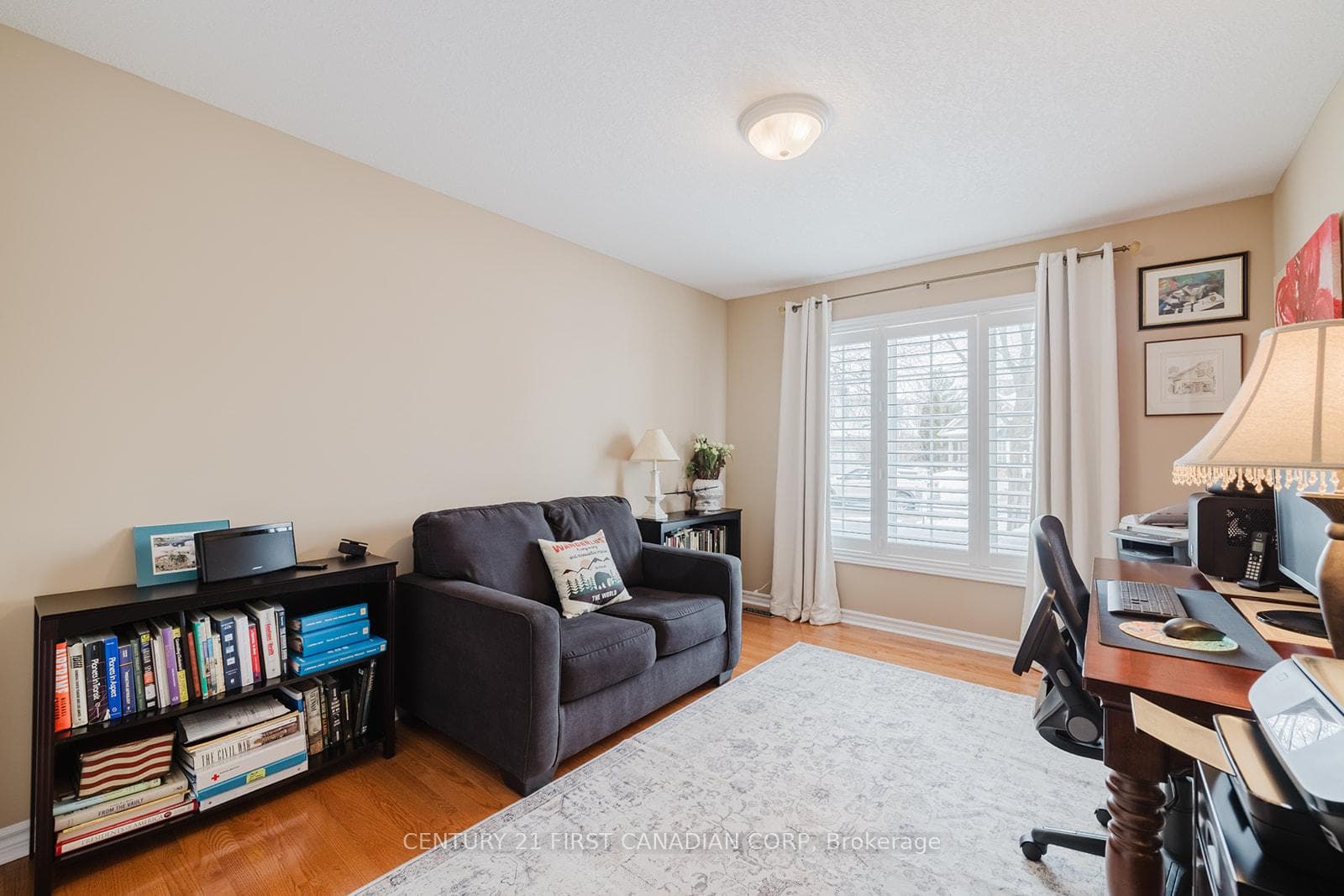937 Silversmith Street photo 24