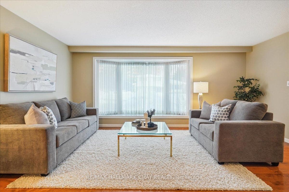 53 Roslyn Road photo 9