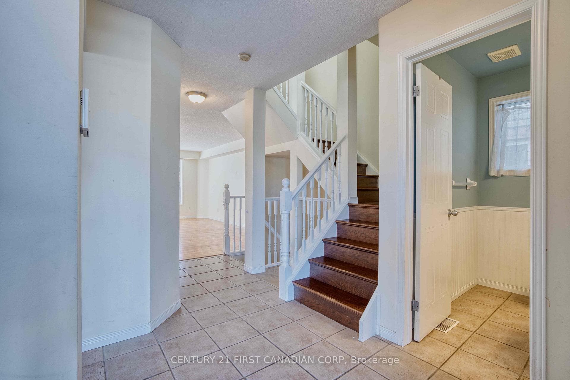 835 Whetherfield Street photo 4