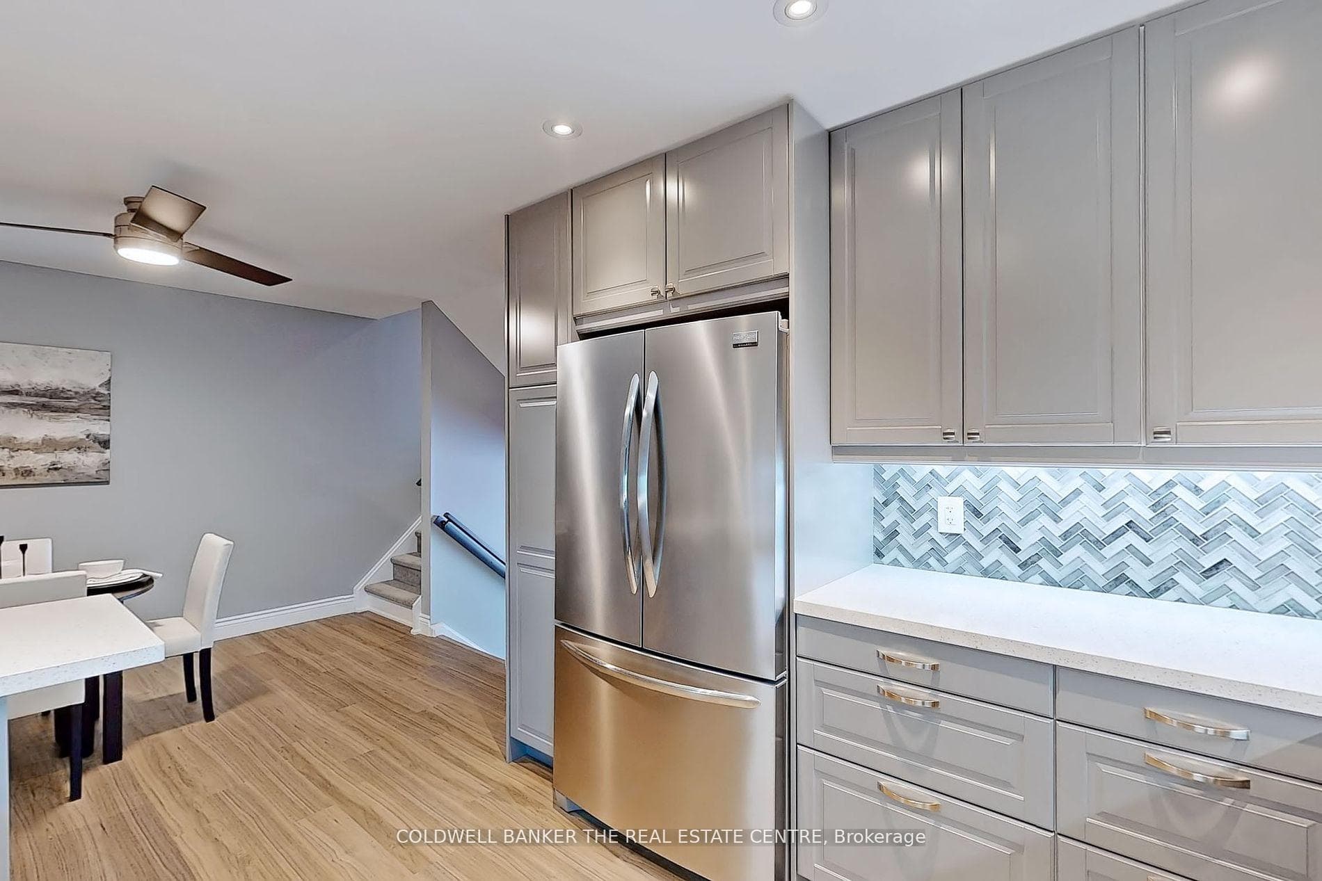 231 Milestone Crescent photo 8