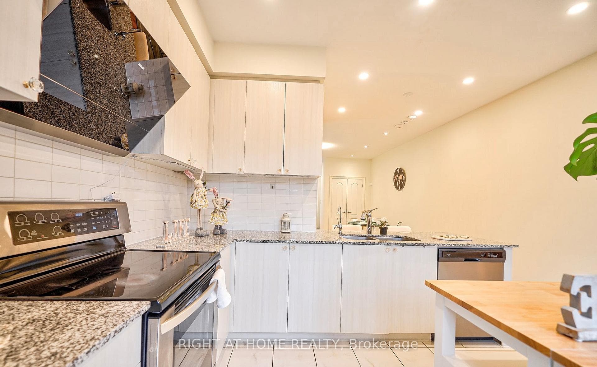 15 Culloden Court Unit Upper photo 9
