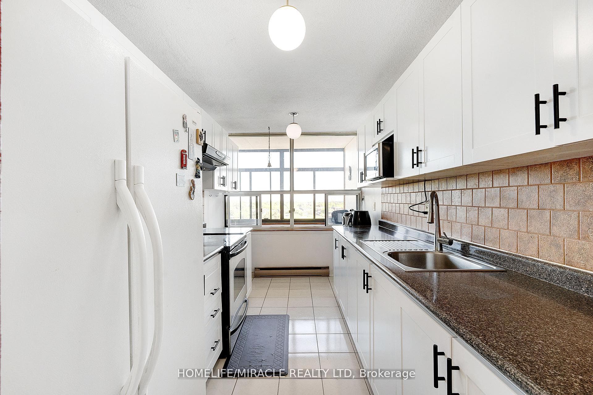15 Kensington Road Unit 907 photo 12