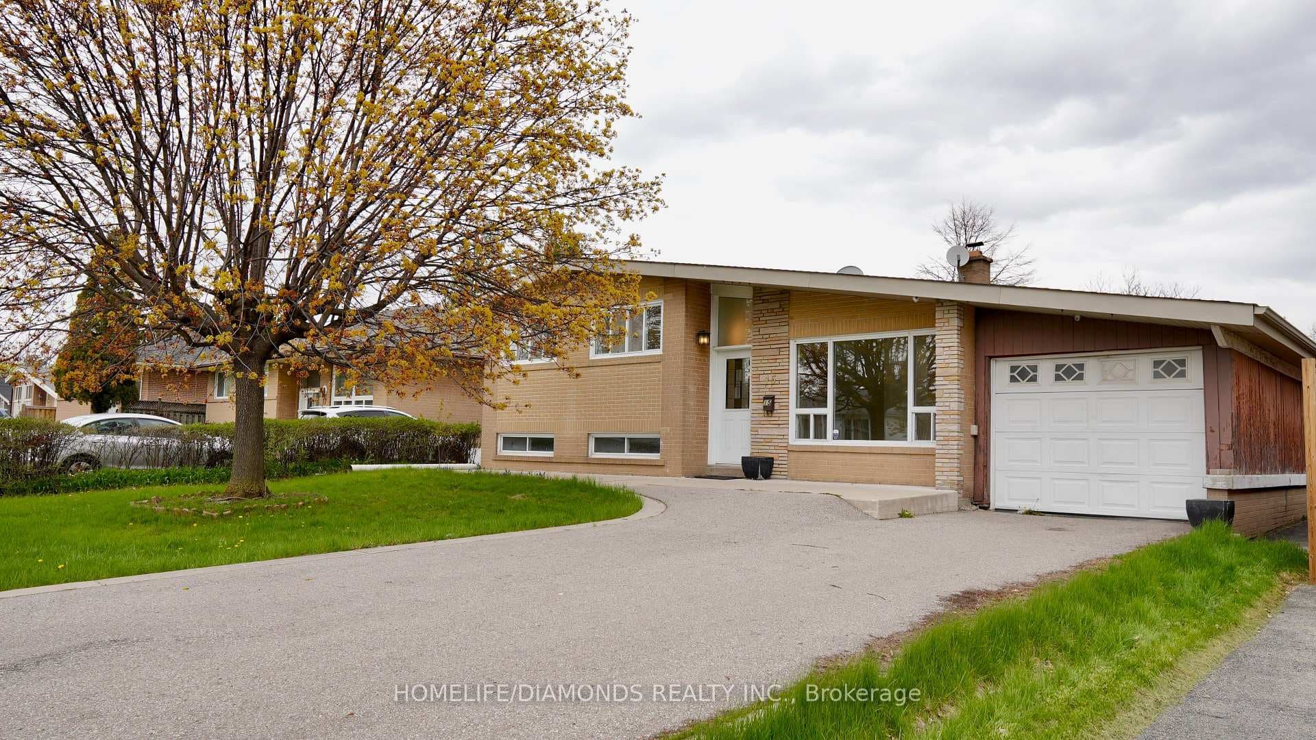 15 ATHLONE Avenue photo 2