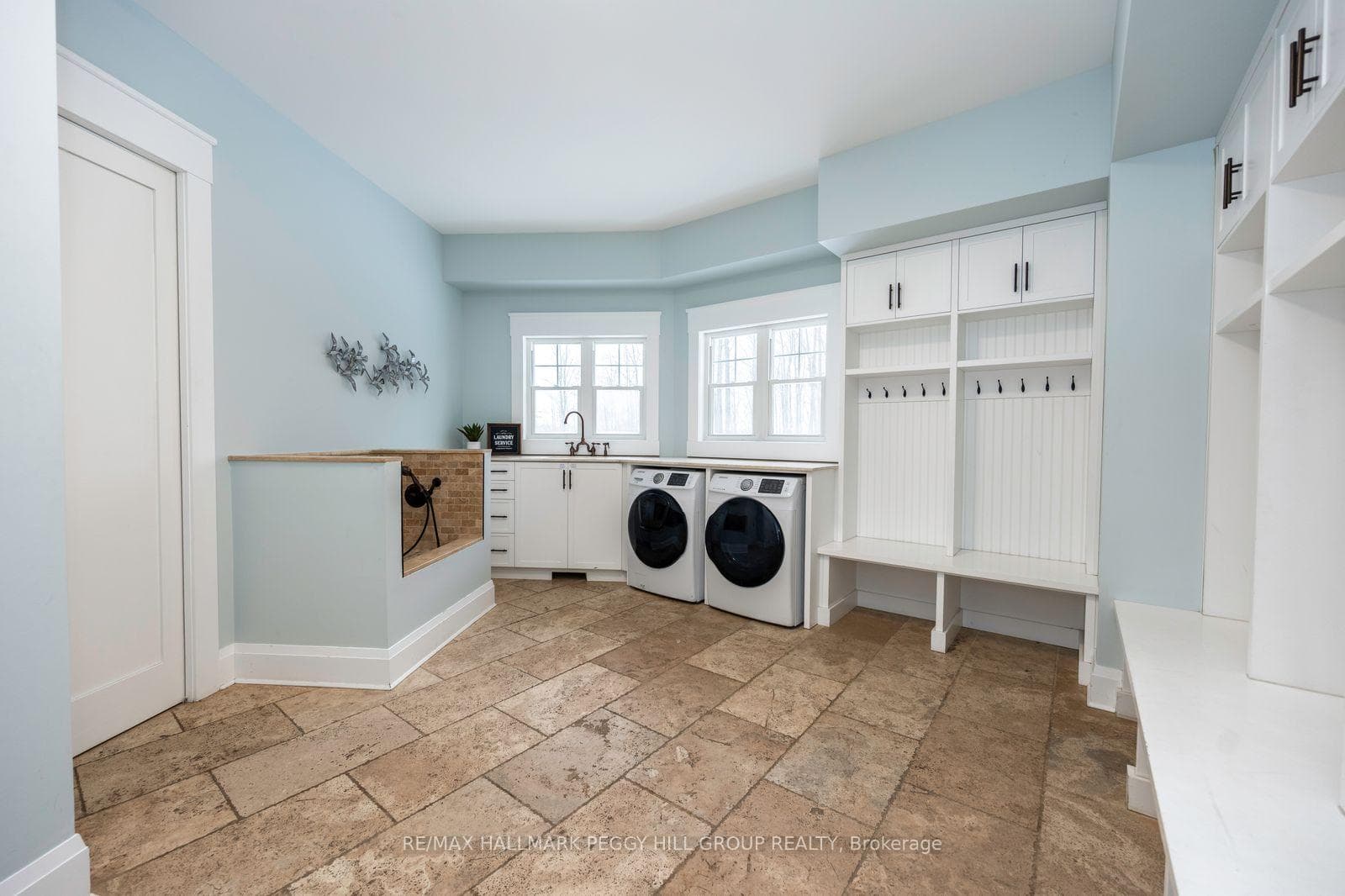 16 Heron Boulevard photo 12