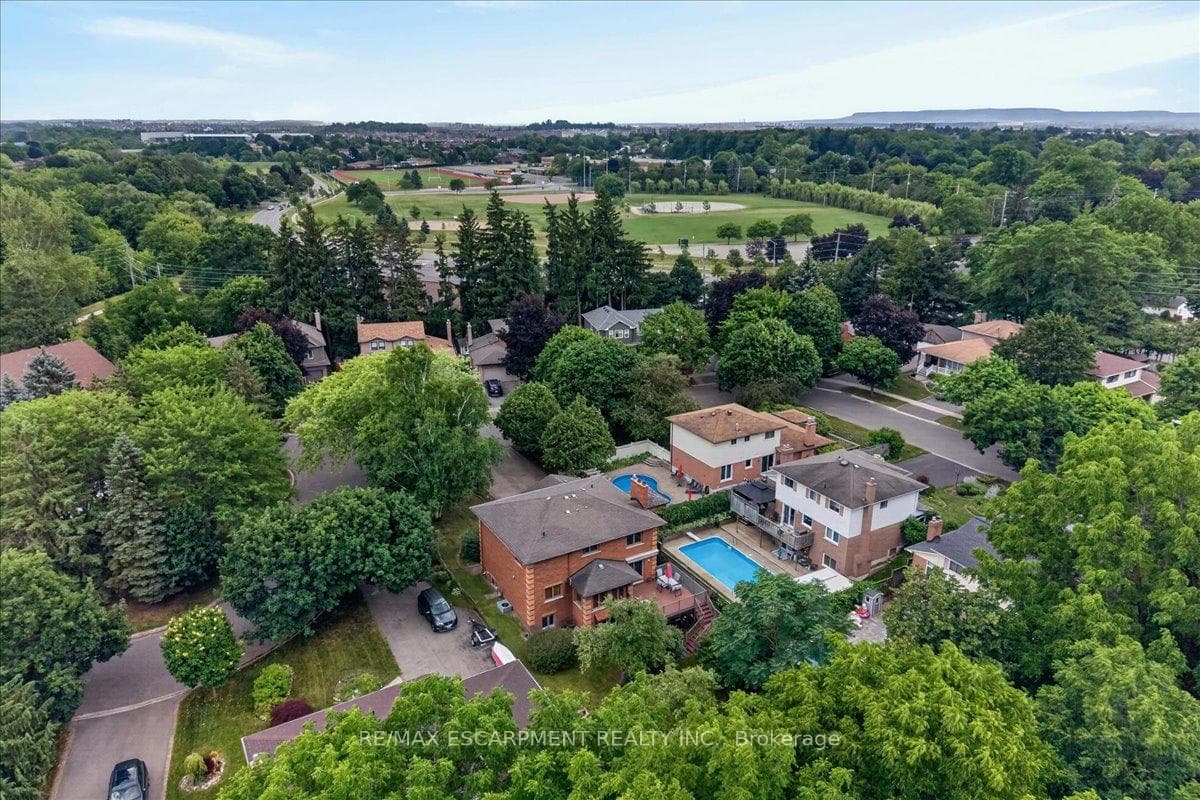339 Kingsway Place photo 44