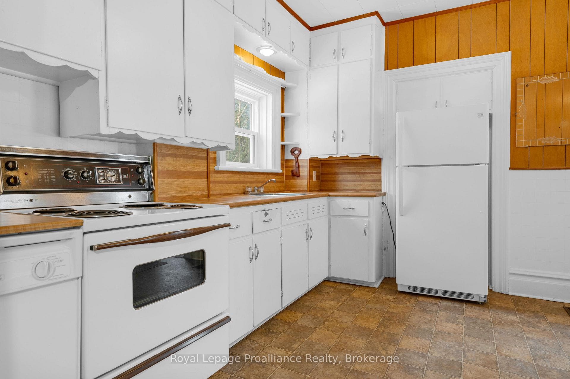 184 Edward Street photo 28