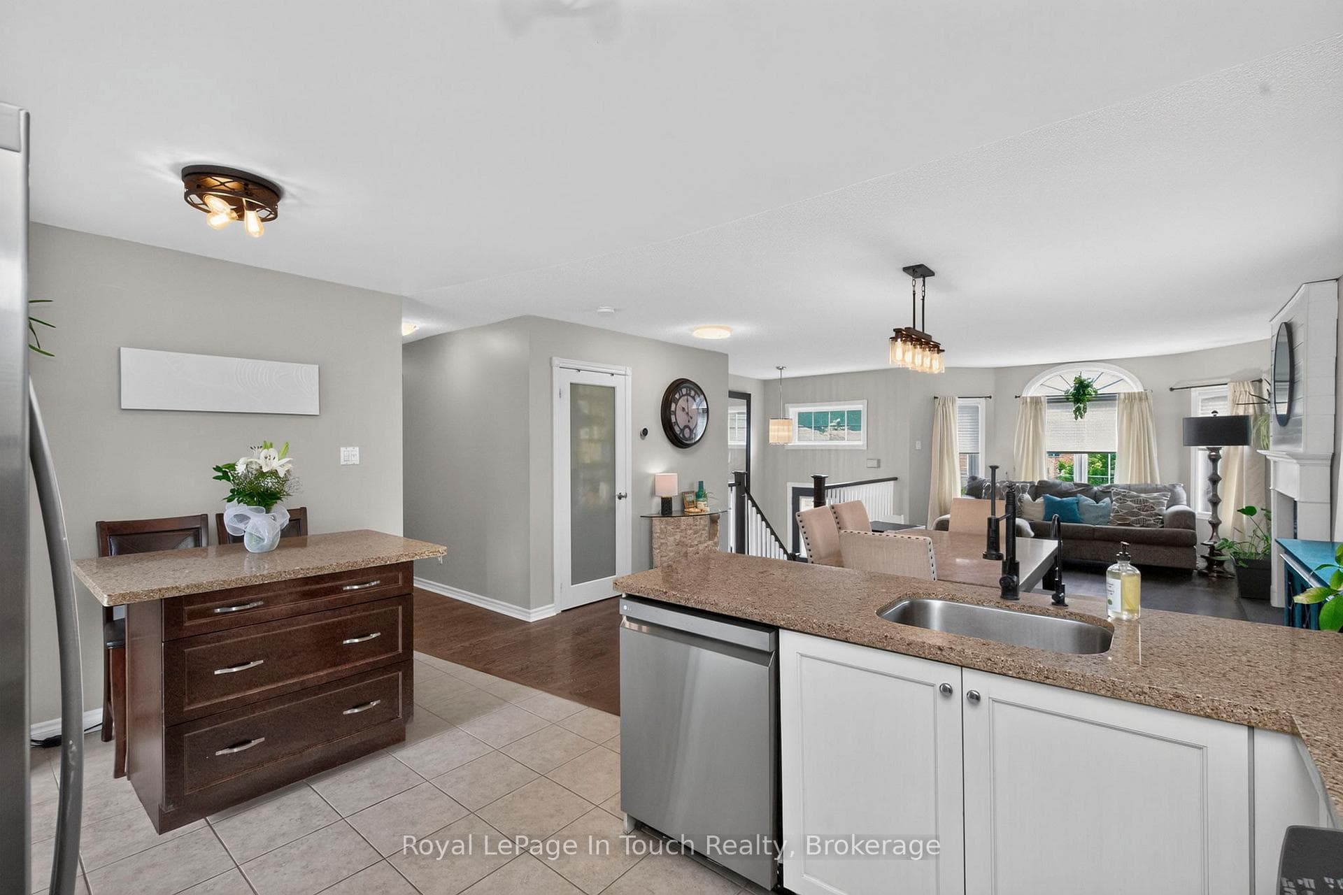 101 Crompton Drive photo 9