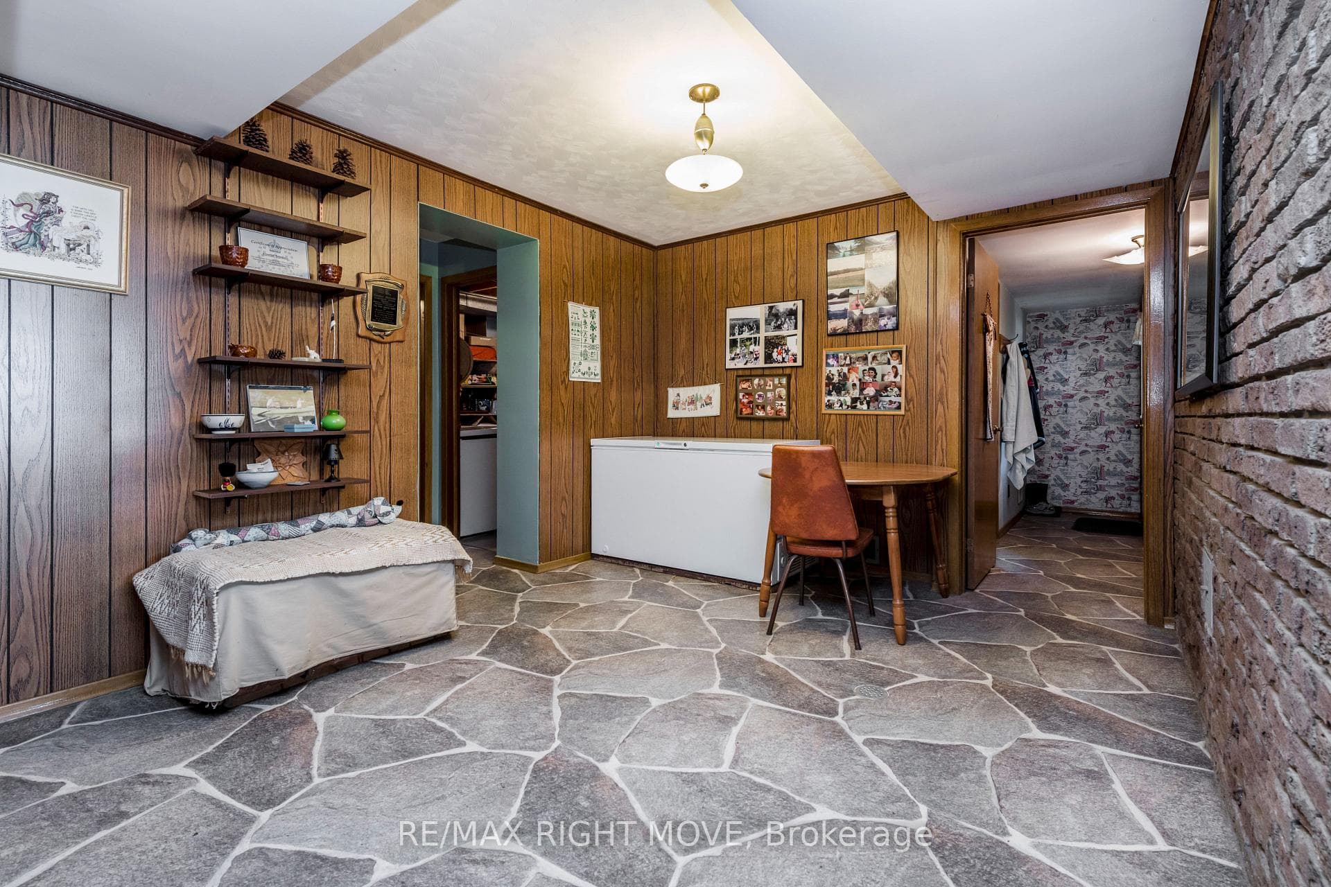 5498 Fawn Bay Road photo 24