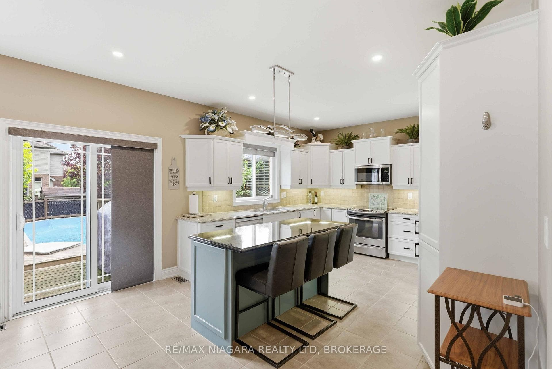 4099 Highland Park Drive photo 9