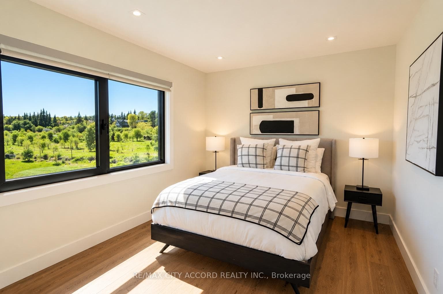 Bedroom 3 with ensuite bathroom and walk in closet