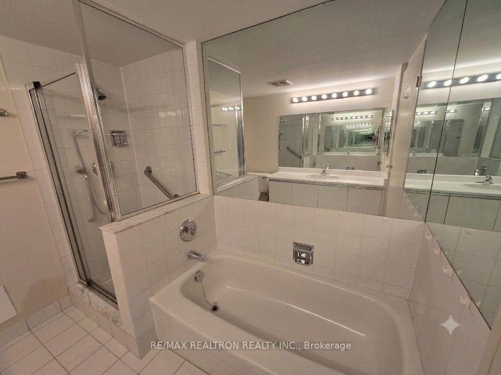 5785 Yonge Street Unit 403 photo 9