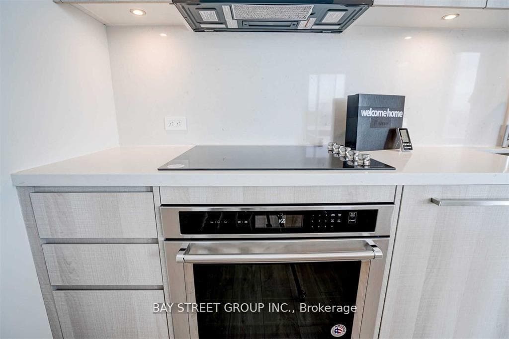 118 Merchants' Wharf Avenue Unit 1022 photo 8